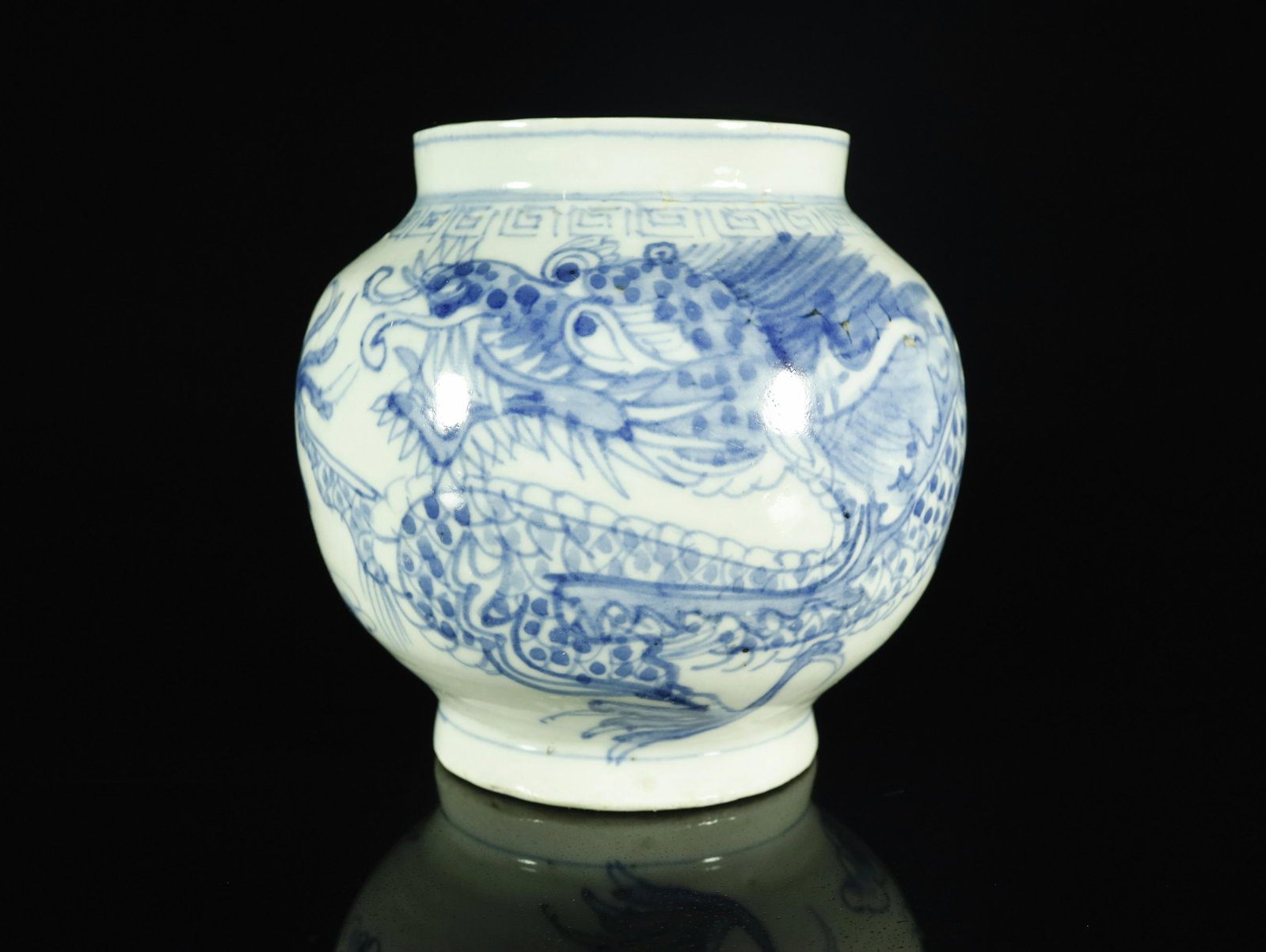 A Fine and Rare Korean Blue and White 'Dragon' Pot: A Fine and Rare Korean Blue and White 'Dragon' Pot Choson Dynasty 11-12th Century Size:12.5cmx12.5cm
