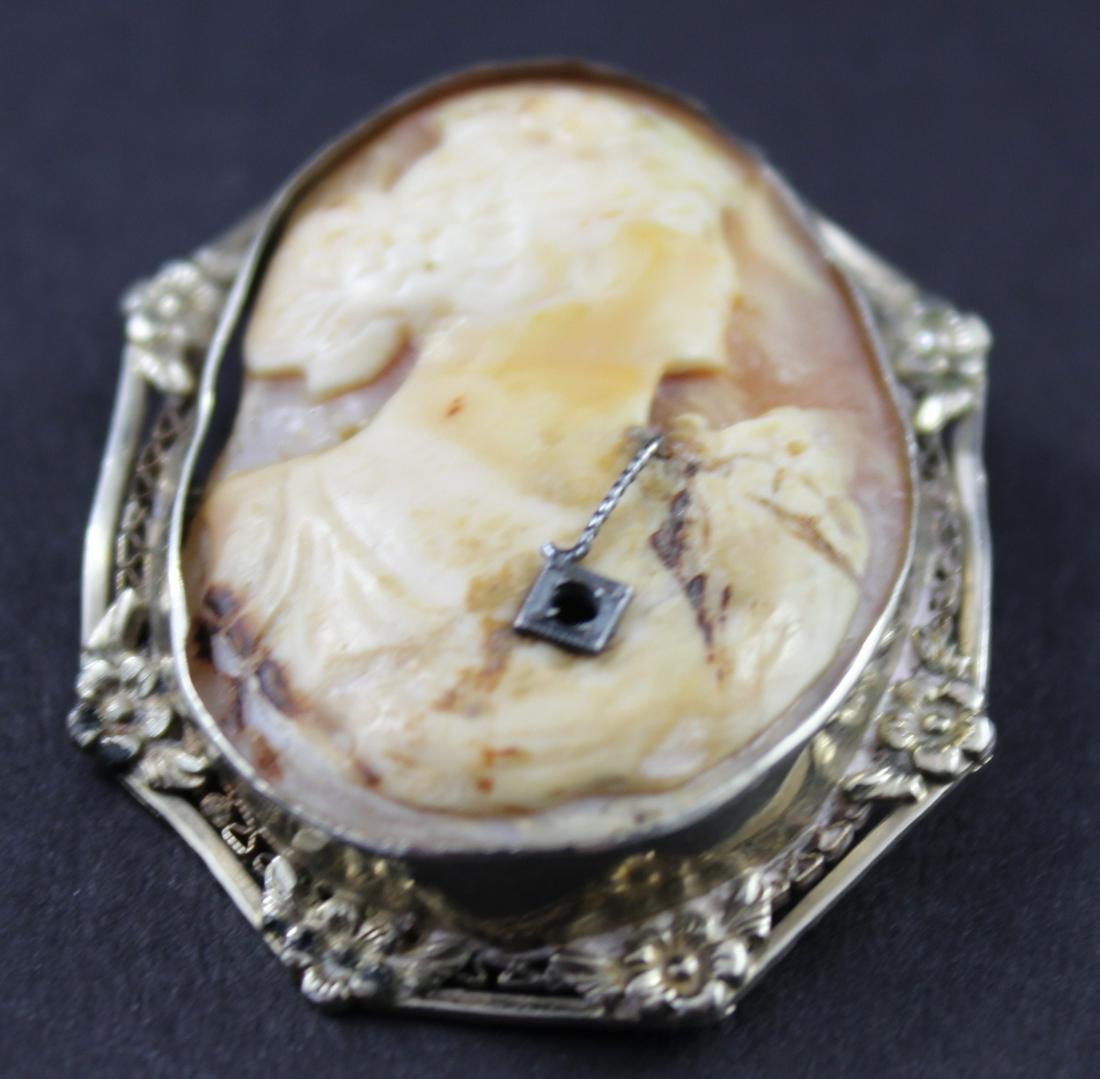 Victorian 14k Gold Cameo. (1 of 2)