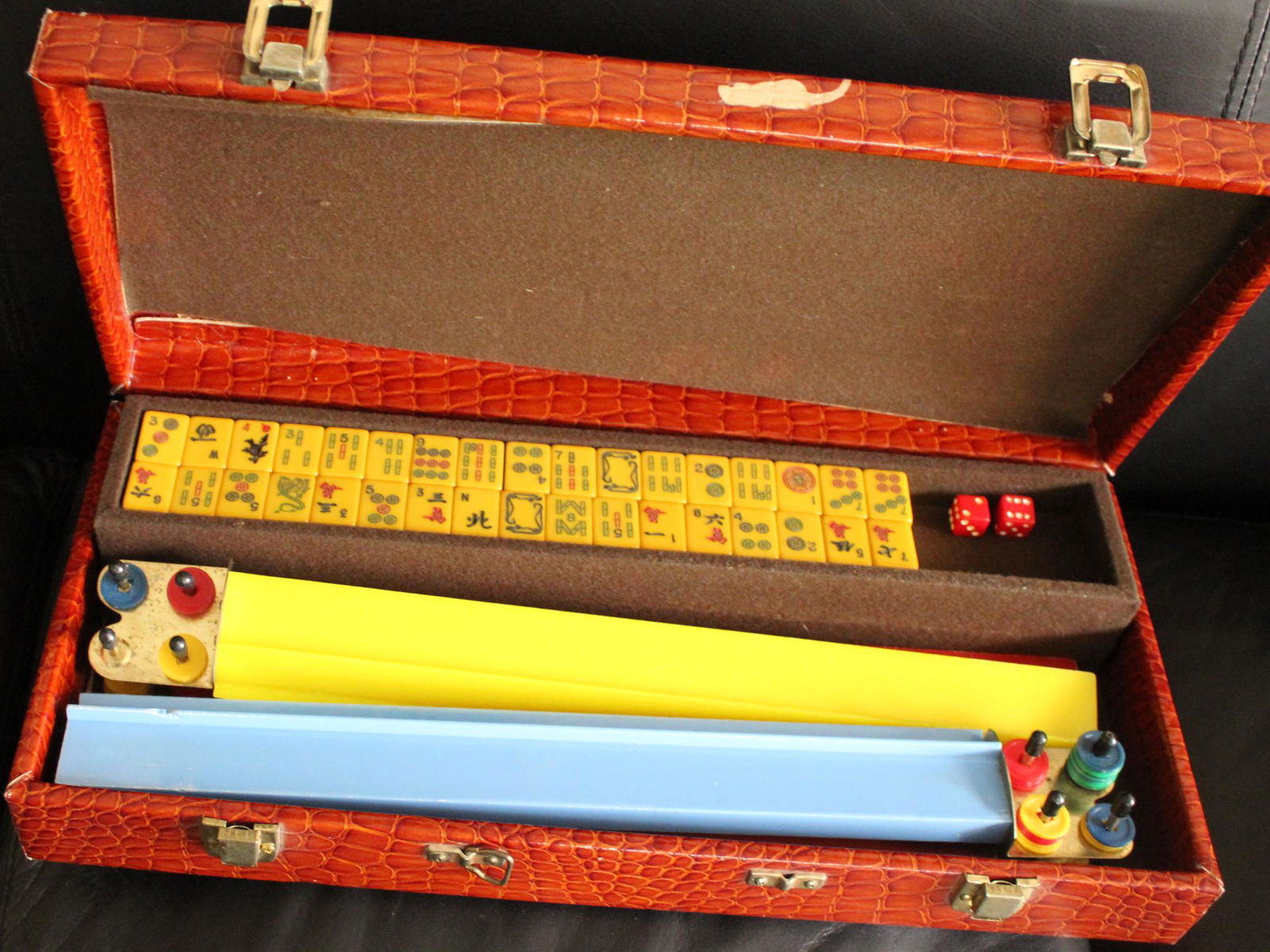 Vintage Mahjong Set. (1 of 3)