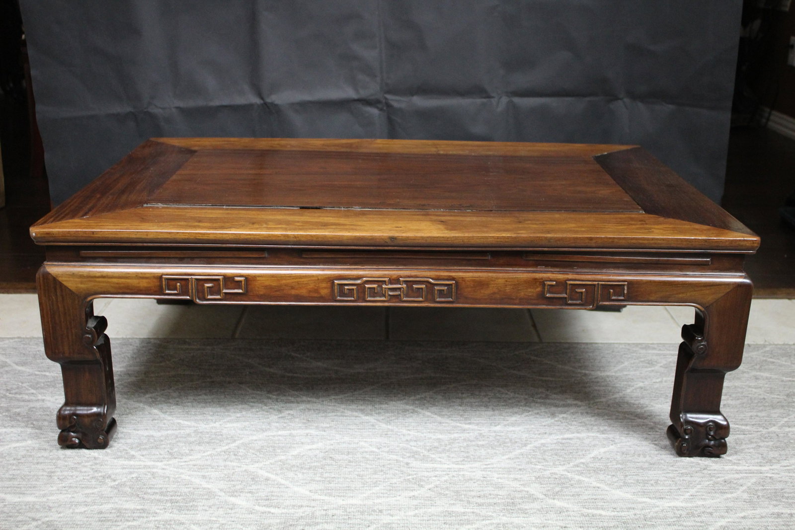 A Huanghuali Low Table ( Kangzhuo), Qing Dynasty: A Huanghuali Low Table ( Kangzhuo), Qing Dynasty