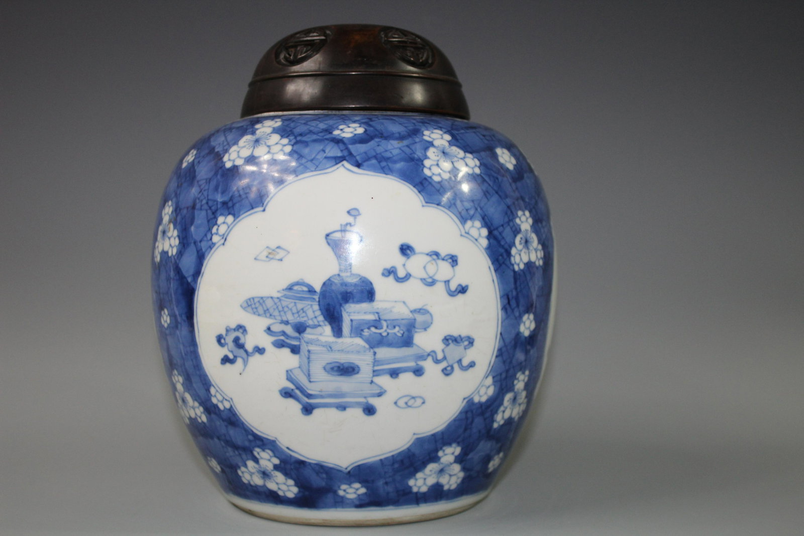 A Blue and White Jar With Hongmu Cover, Kangxi Period: A Blue and White Jar With Hongmu Cover, Kangxi Period of Qing Dynasty