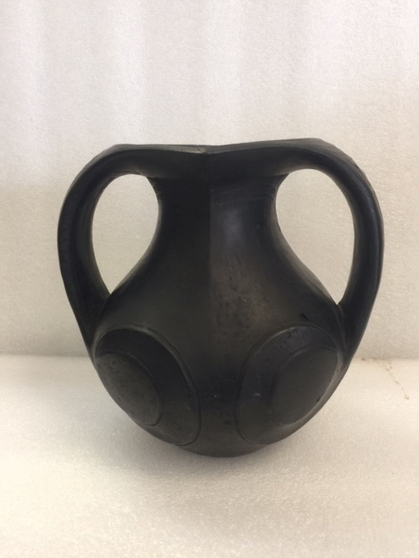A Han Dynasty Jar: A Han Dynasty Jar