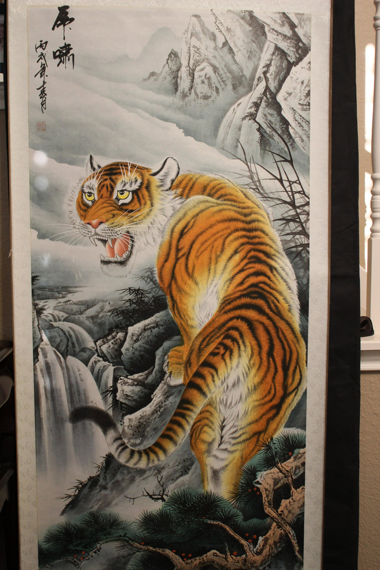 A Chinese Painting "Tiger" Given By Wang Meng Hui to: Chinese Painting Given By Wang Meng Hui to World Volleyball Champion Zhou Xiao Lan. çŽ‹è’™ç»˜â€œè™Žå•¸”ç”»ç«‹è½´