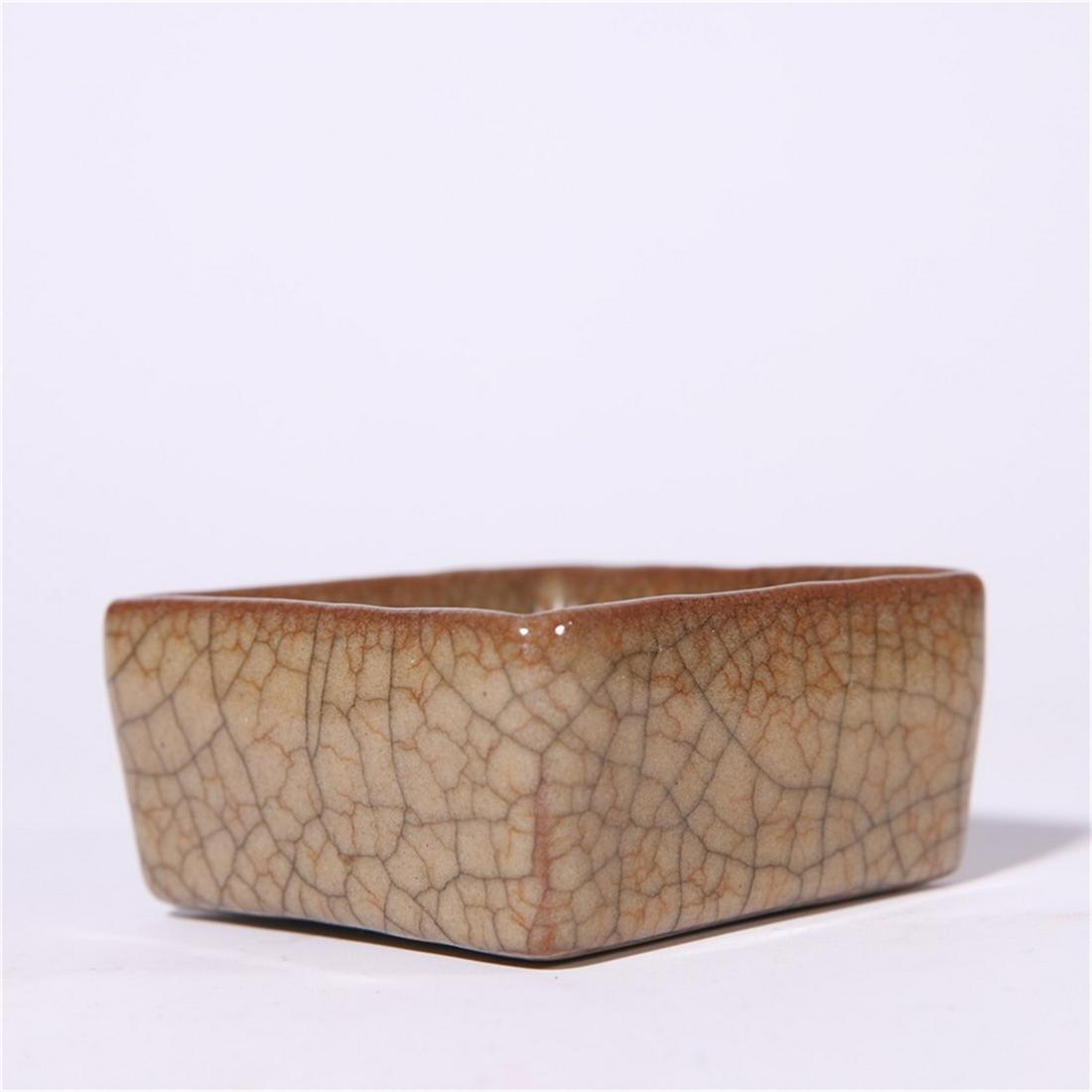 A GE-GLAZED BRUSH WASHER.  SONG DYNASTY. (1 of 4)