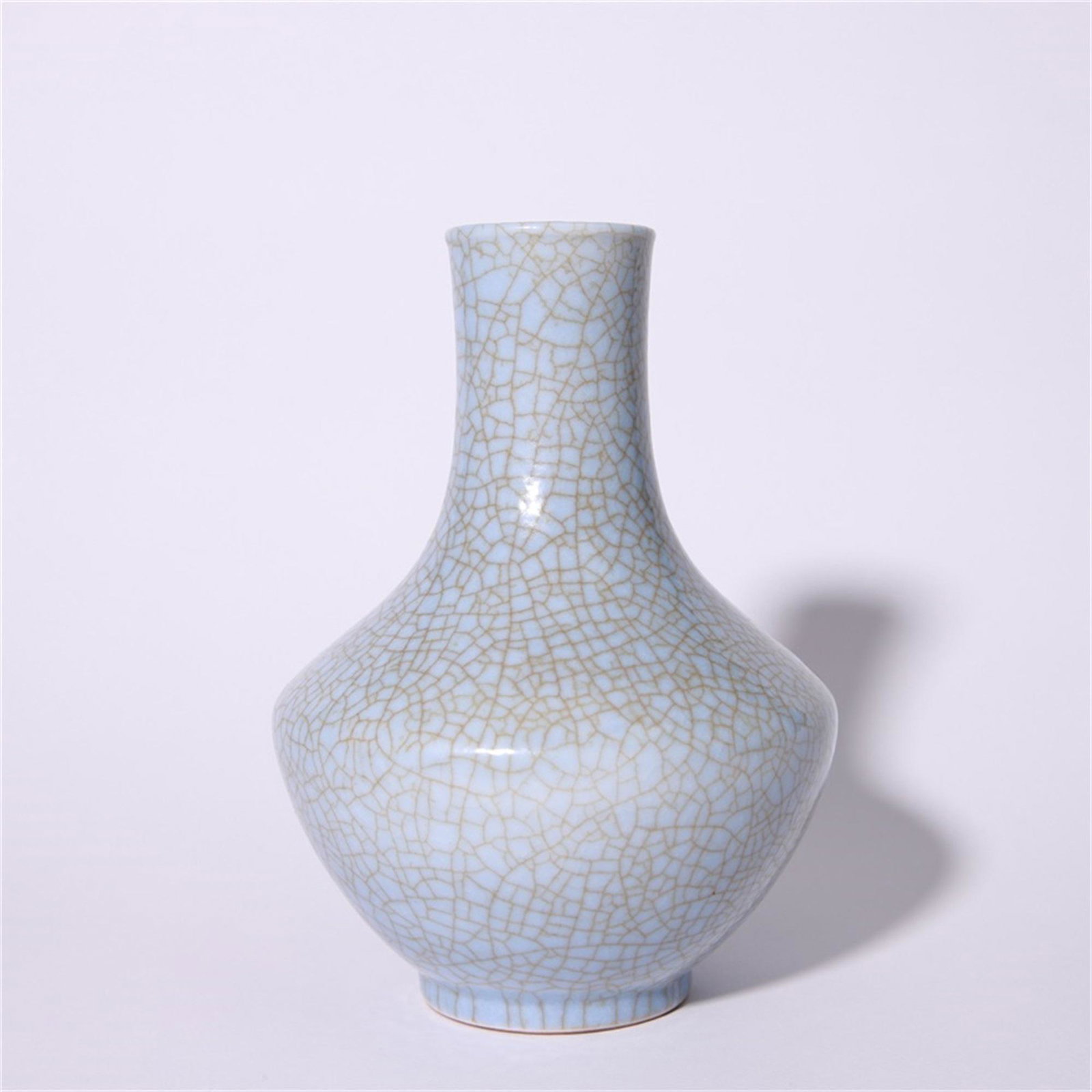 A GUAN-TYPE GLAZED PEAR-SHAPED VASE. QIANLONG PERIOD, QING DYANSTY. (1 of 8)