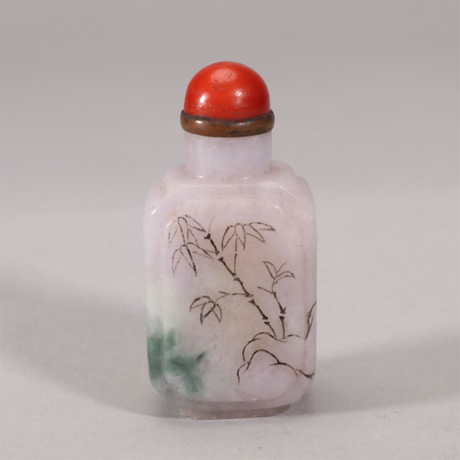 A JADE CARVING 'BAMBOO' SNUFF BOTTLE. 18TH CENTURY. (1 of 8)