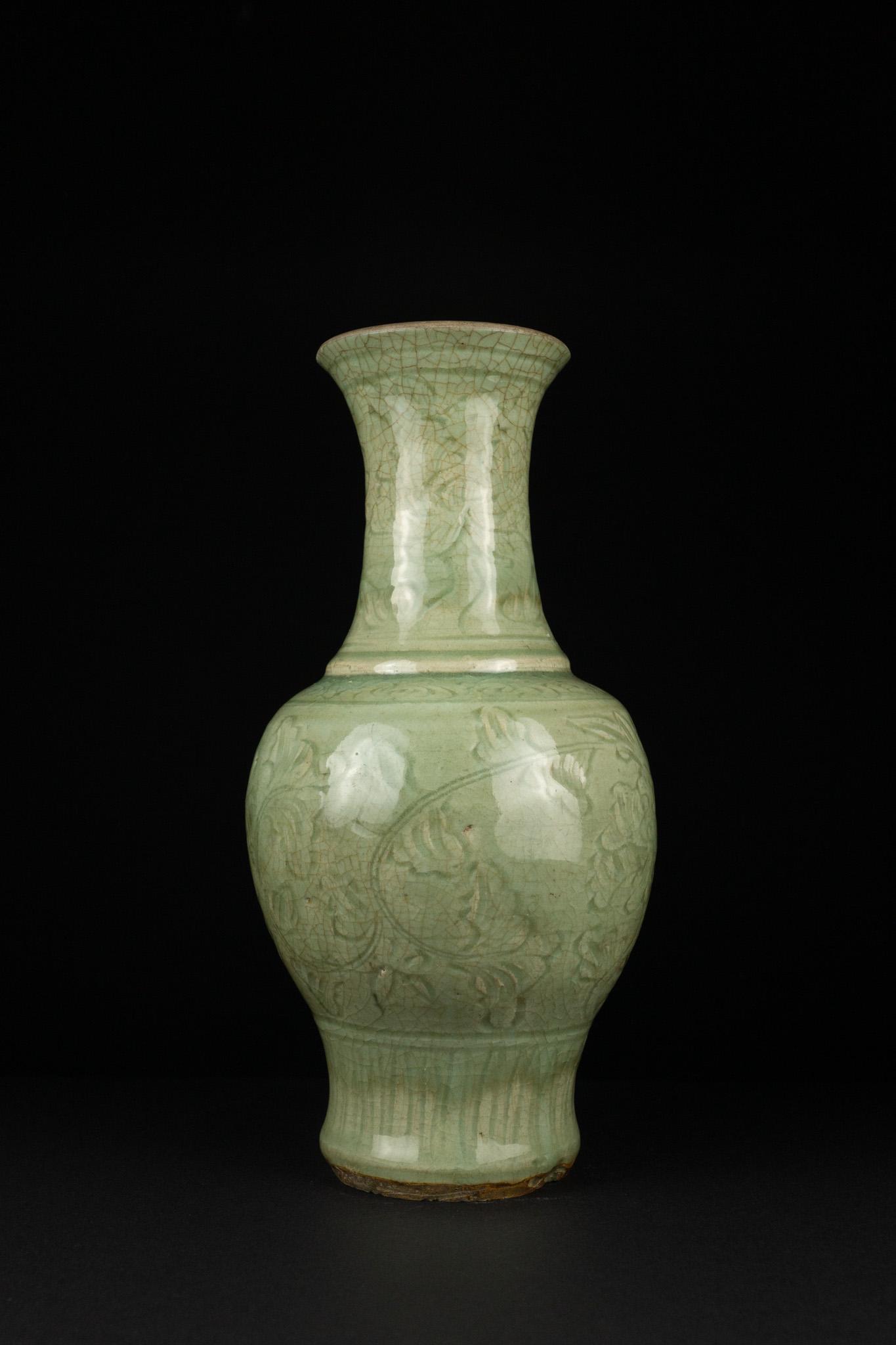 A 'LONGQUAN' VASE (1 of 5)