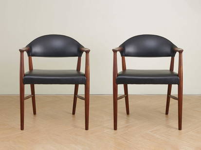 A PAIR OF KURT OLSEN ARMCHAIRS, MODERN: Kurt Olsen 扶手椅一對 W：58 D：45 H：77 cm