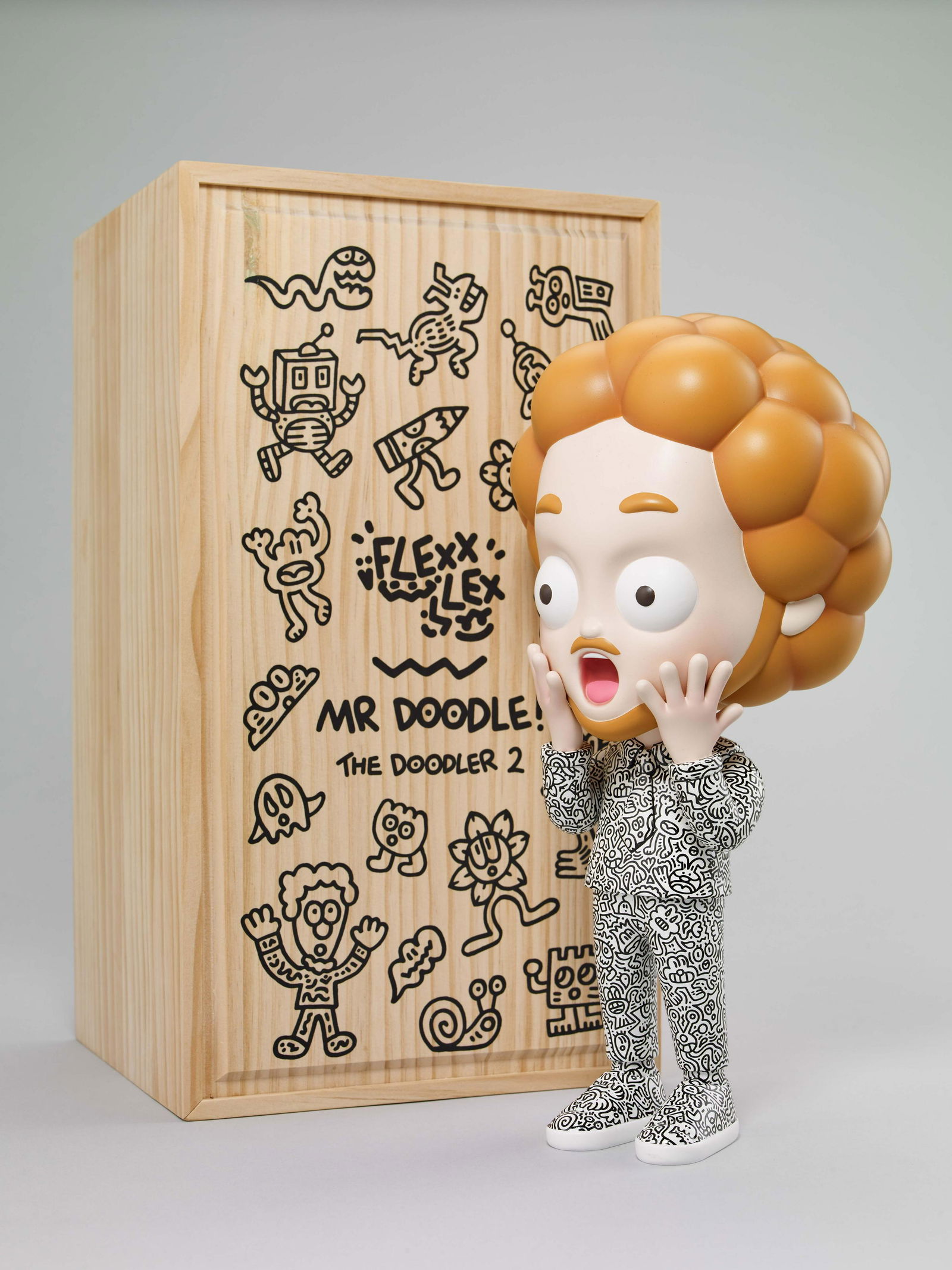 DOODLER 2.0(2022): MR. DOODLE(b.1994) DOODLER 2.0(2022) MR. DOODLE(b.1994) 尺寸：34 cm Height 材質:寶麗石樹脂。限量500件。附