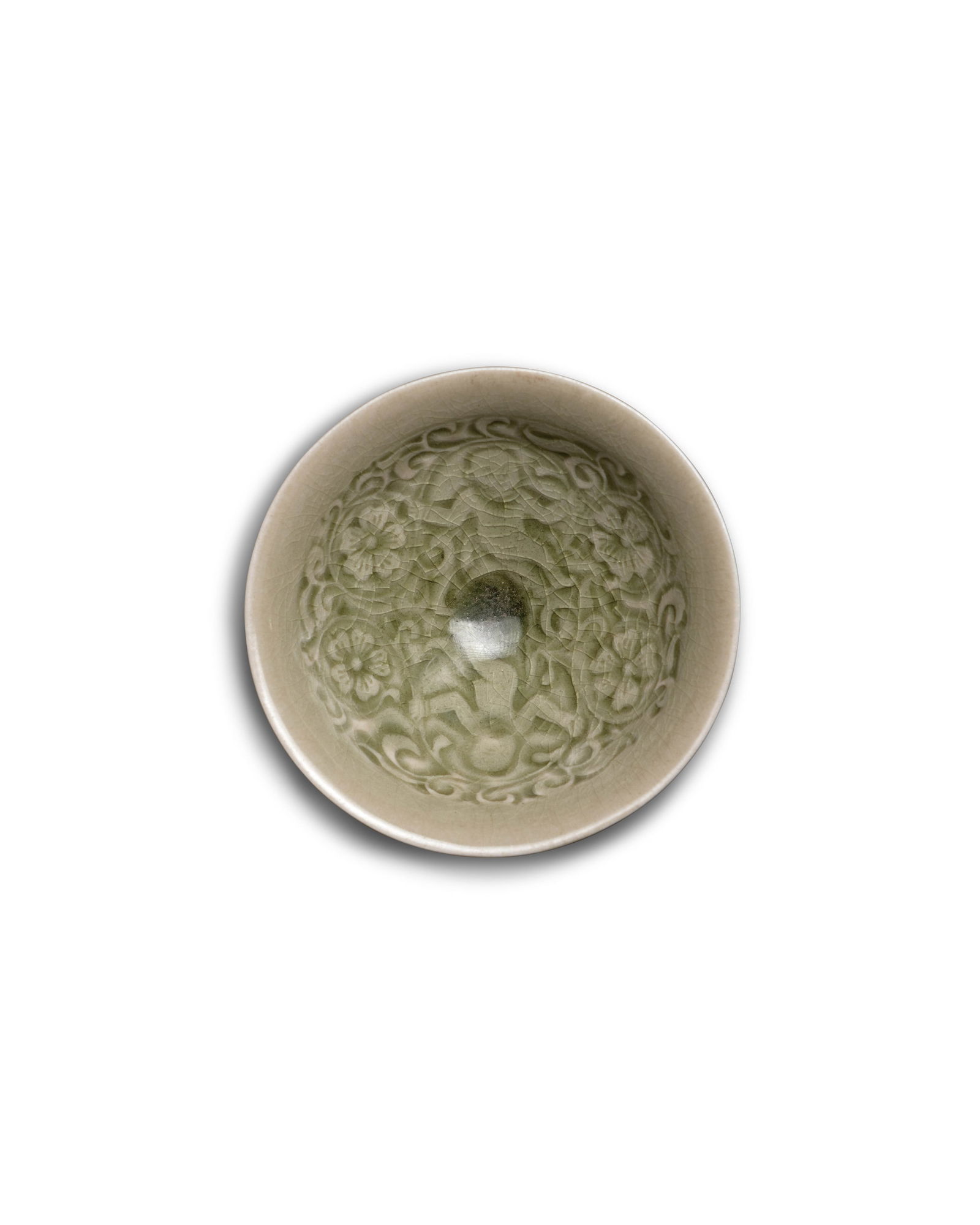 A 'YAOZHOU' CELADON-GLAZED TEA CUP: 品名：宋 耀州窯青釉盞。Age(年代): SONG （960-1279 A.D.）。尺寸: 12.4 cm Diameter, 4.6 cm Hei