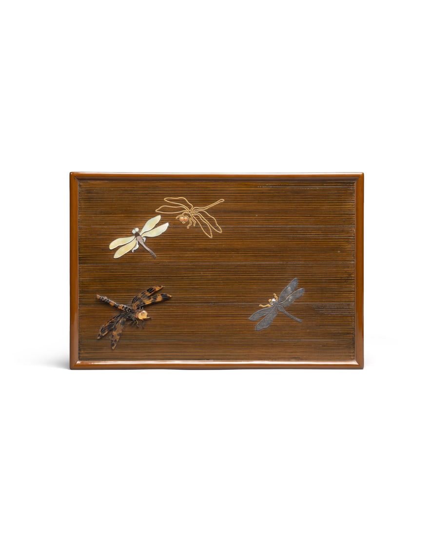 A GOLD AND SILVER-INLAID 'DRAGONFLY' LACQUER DISH (1 of 4)
