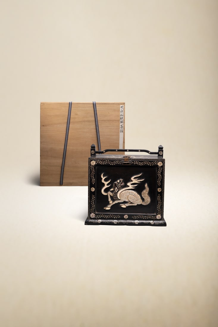 A MOTHER-OF-PEARL-INLAID 'QILIN' TEA BOX (1 of 5)