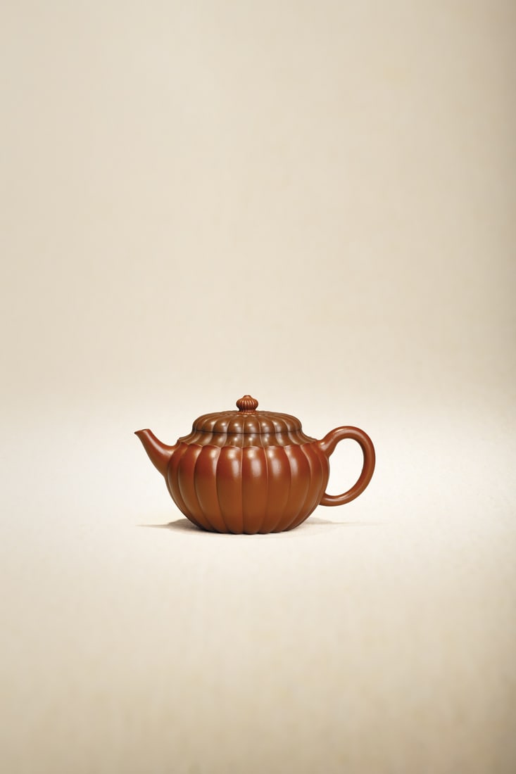 A ZISHA TEAPOT: 品名(title):范澤峰(b. 1976) 禪墩·覺如。年代(Age): 20-21TH CENTURY。 尺寸:350cc。 拍品&#