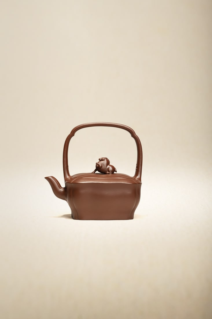 A FINE ZISHA TEAPOT (1 of 5)