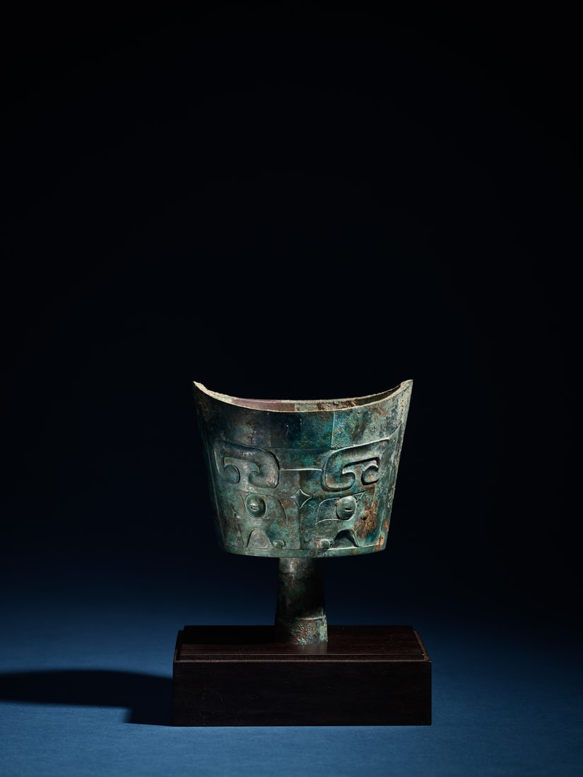 A BRONZE BELL, NAO (1 of 1)