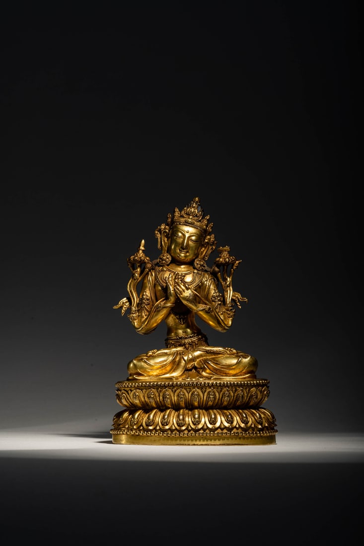 AN INPERIAL GILT-BRONZE FIRGUE OF MANJUSHRI: 品名(title):明永樂 御製銅鎏金文殊菩薩像。年代(Age): YONGLE PERIOD, MING DYNASTY。 