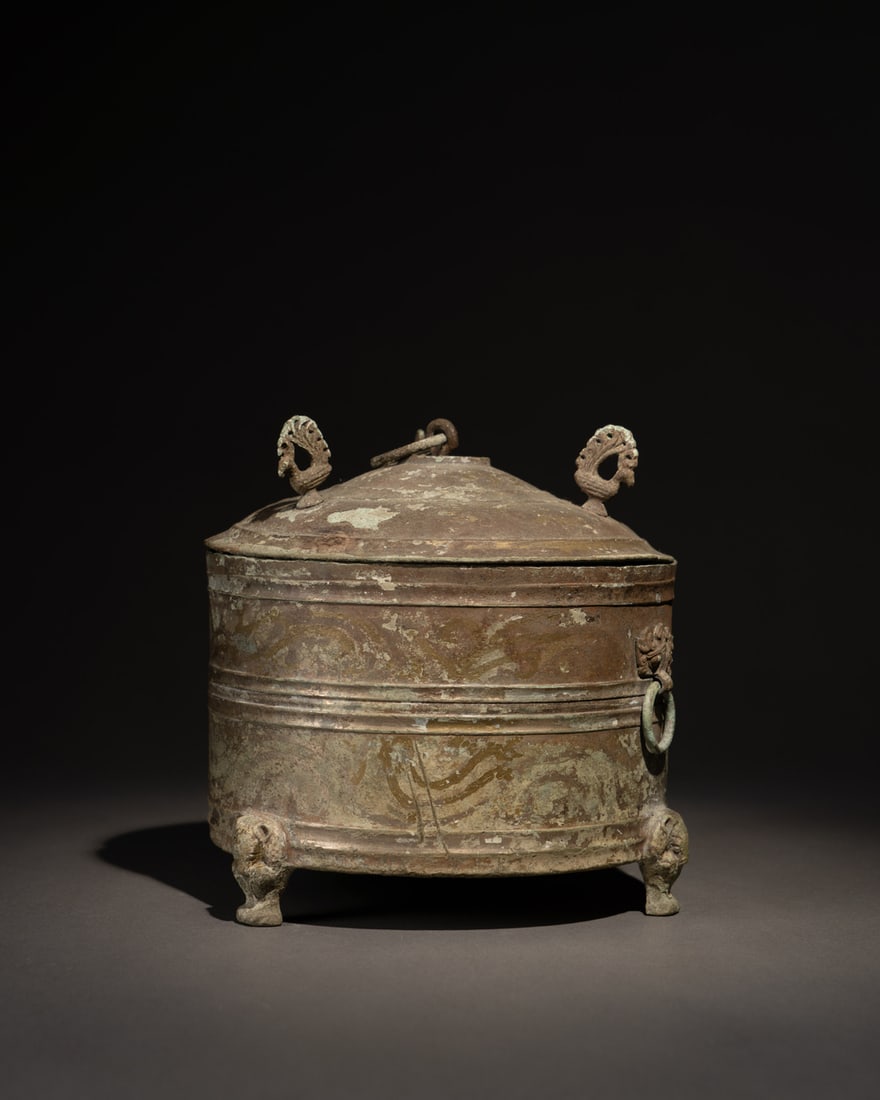 A GOLD AND SILVER-INLAID GILT-BRONZE VESSEL AND COVER, LIAN (1 of 1)