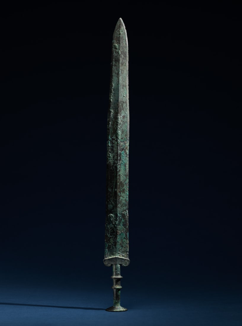 A BRONZE SWORD: 品名(title):漢 青銅劍。年代(Age): HAN (206 B.C.-220 A.D.)。 尺寸:55.4 cm Length。