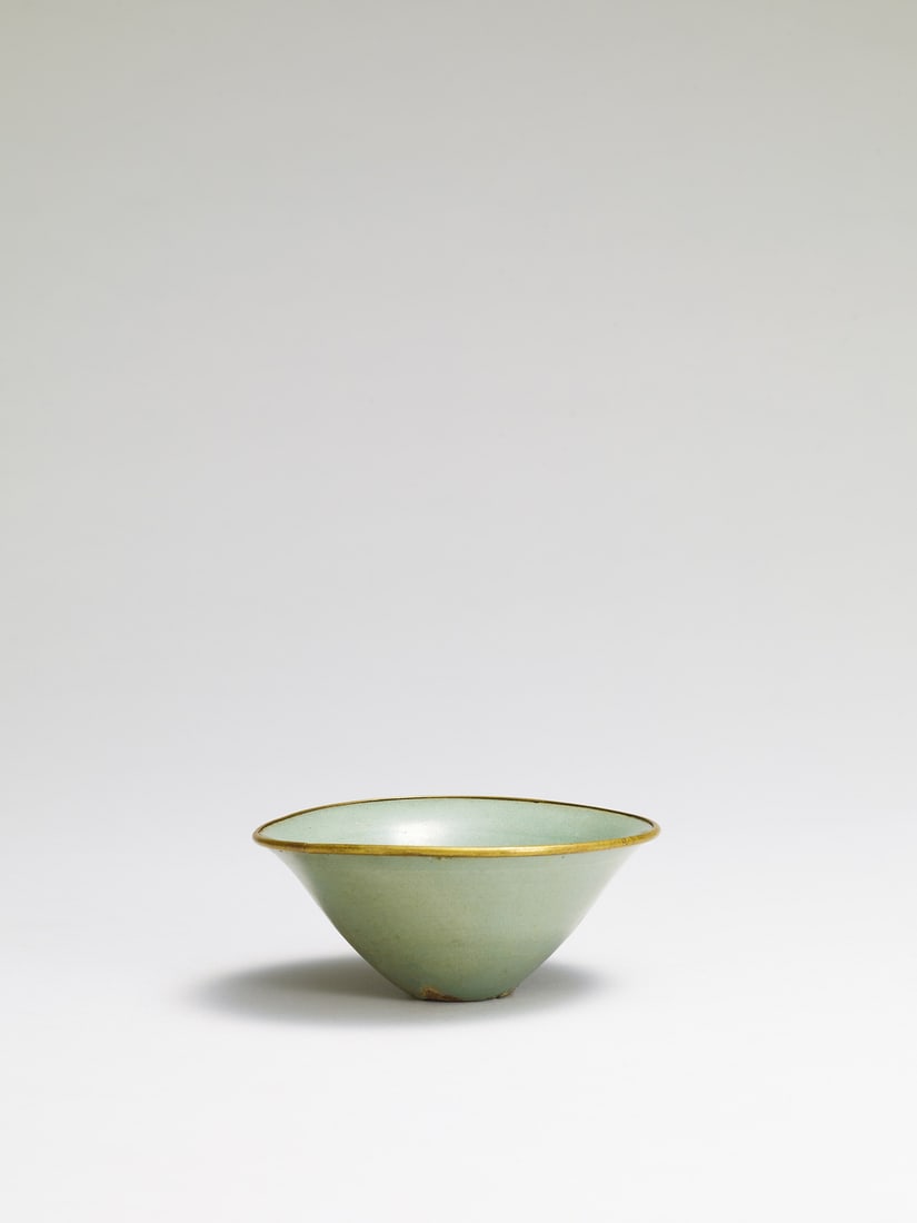 A CELADON-GLAZED BOWL (1 of 1)