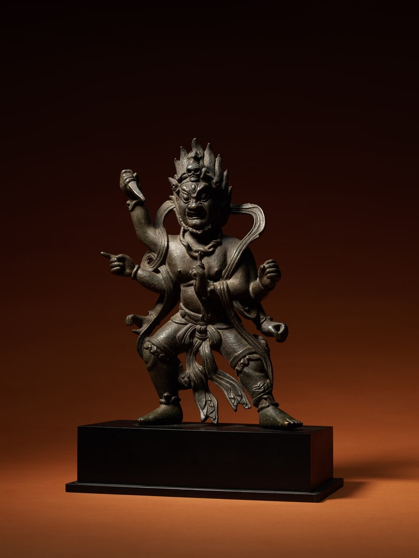 A BRONZE FIGURE OF MAHAKALA: 品名(title):大理 銅大黑天護法像。年代(Age): DALI PERIOD (937-1254 A.D.)。 尺寸:26.9 cm Heightz
