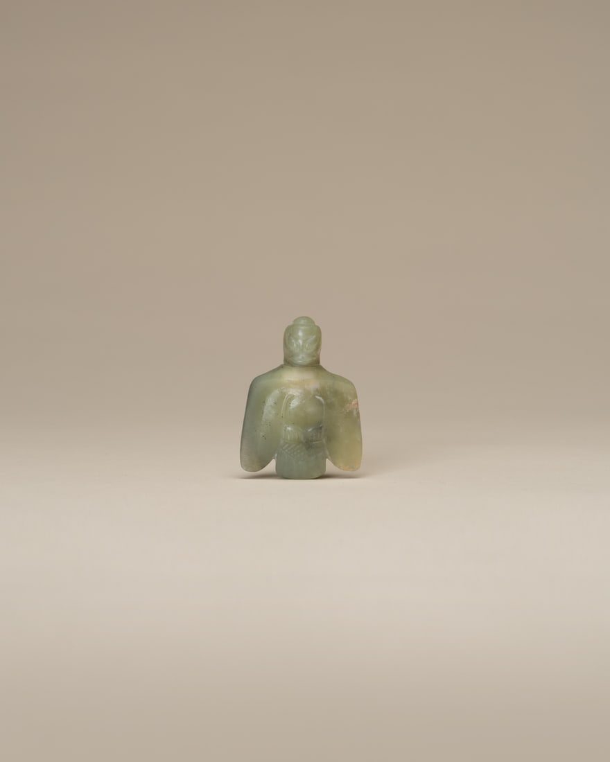 A JADE EAGLE: 品名(title):文化期 玉鷹。年代(Age): NEOLITHIC PERIOD。 尺寸:5.3 cm Height。