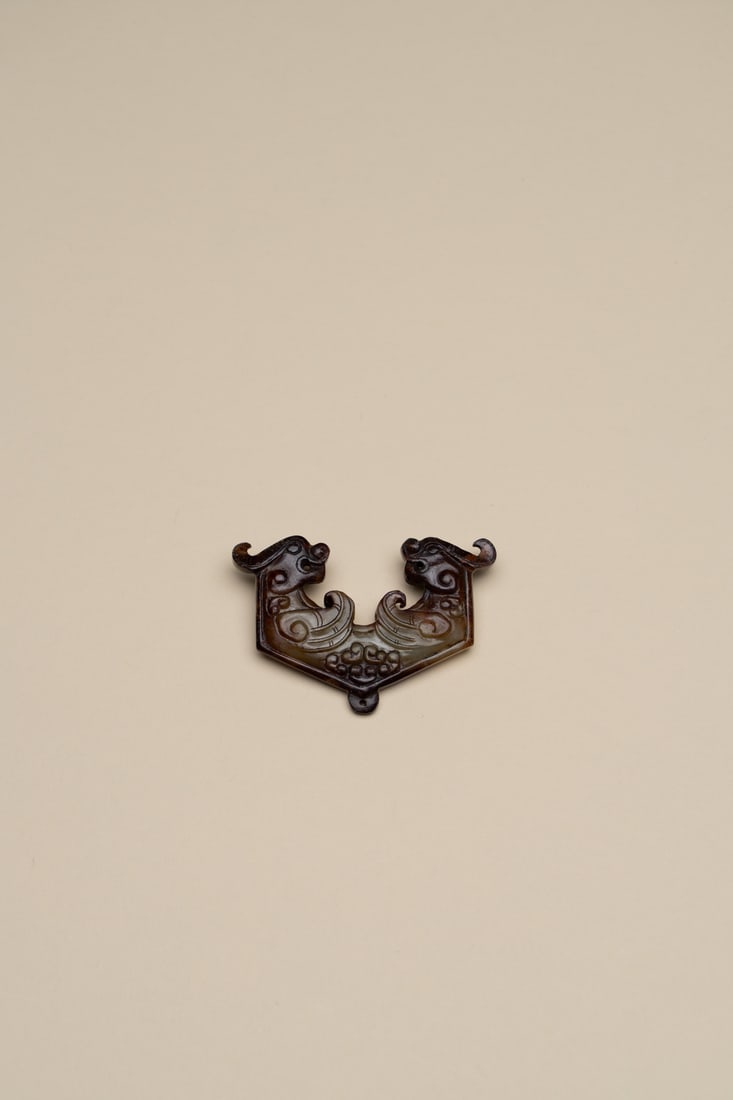 A JADE 'DRAGON' ORNAMENT (1 of 1)