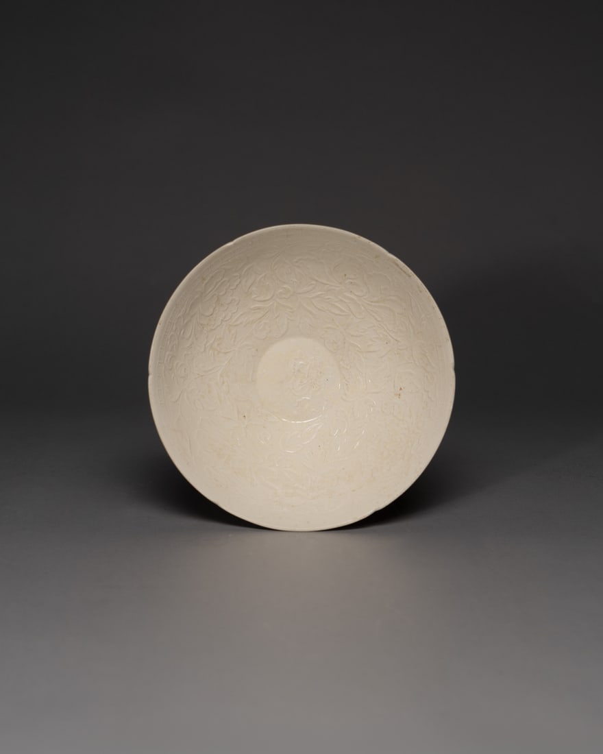 A 'DING' CARVED 'FLORAL' DISH (1 of 3)
