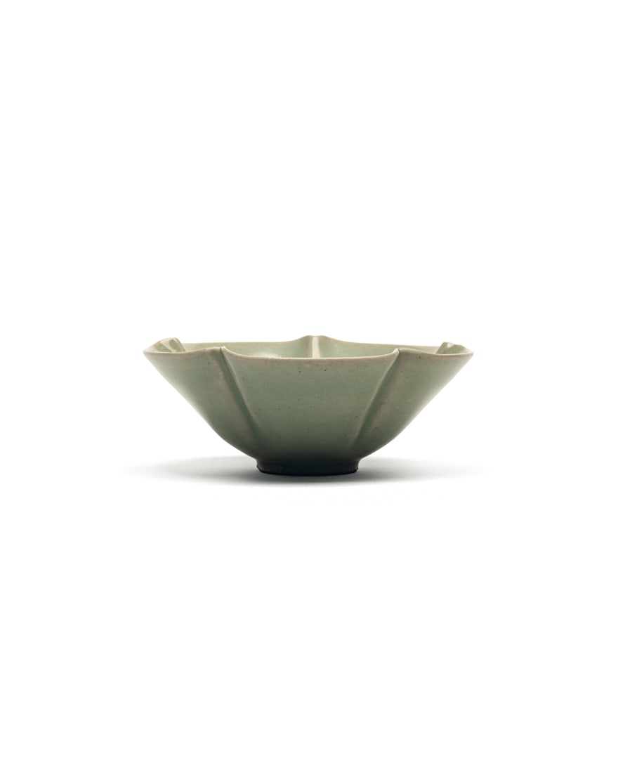 A 'YUE' CELADON-GLAZED LOBED BOWL (1 of 3)