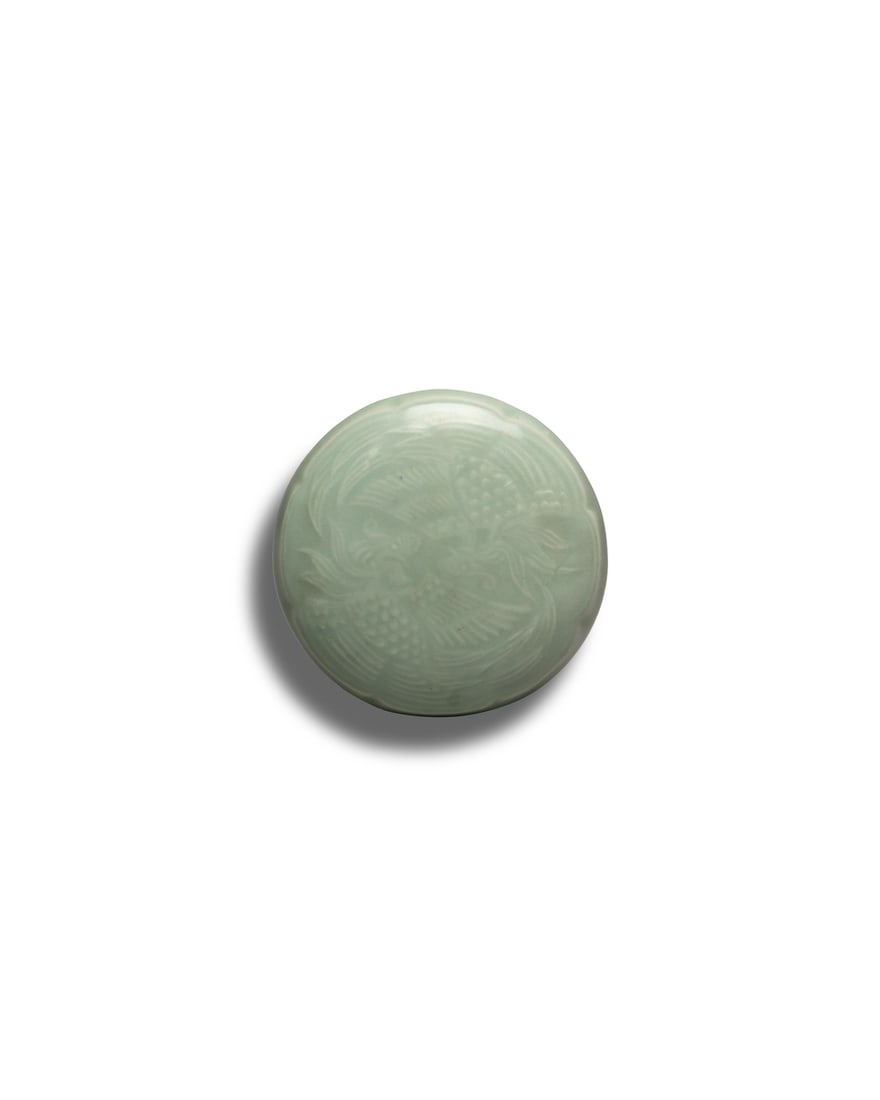 A 'LONGQUAN' CELADON-GLAZED 'PHOENIX' BOX (1 of 4)