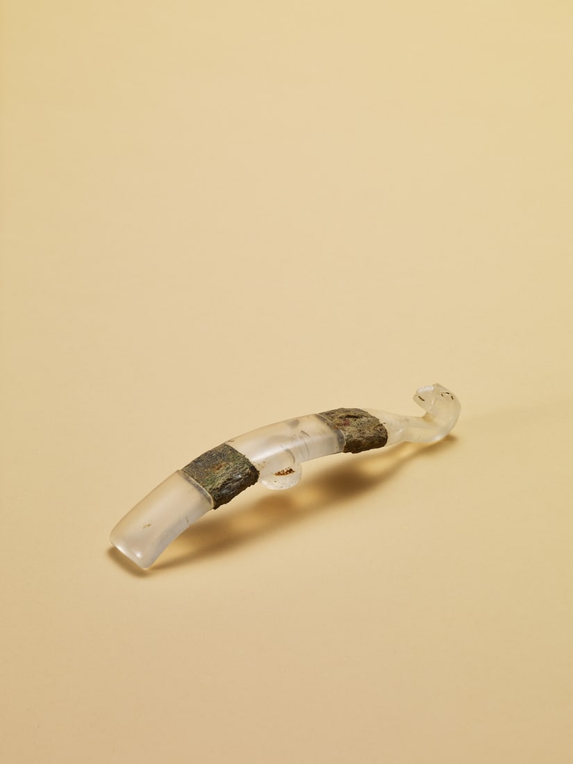 A BRONZE-INLAID JADE BELT HOOK (1 of 1)
