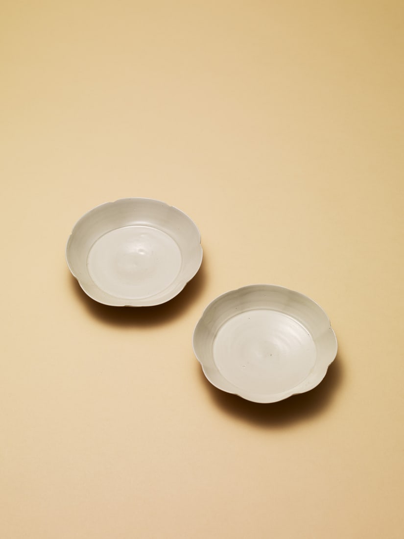 A PAIR OF WHITE-GLAZED DISHES (1 of 1)