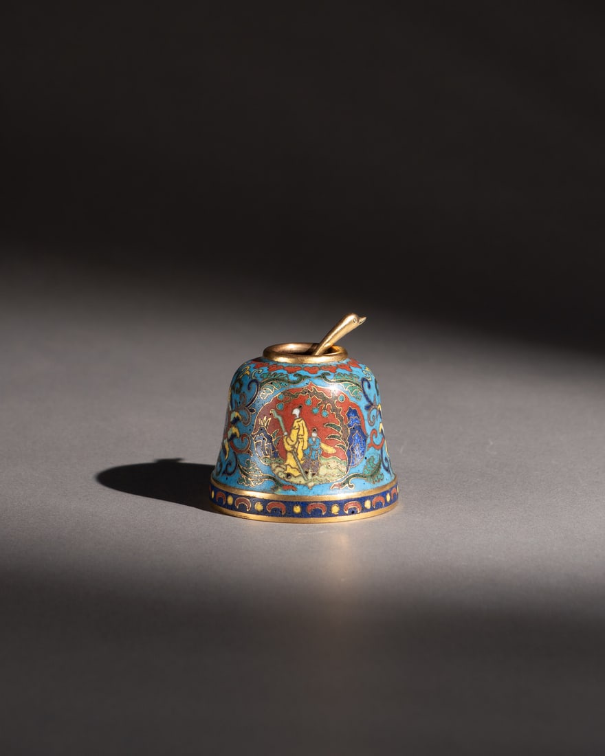 A CLOISONN? ENAMEL WATER POT AND LADLE: 品名(title):清 「乾隆年製」款銅胎掐絲琺瑯水丞與勺。年代(Age): 