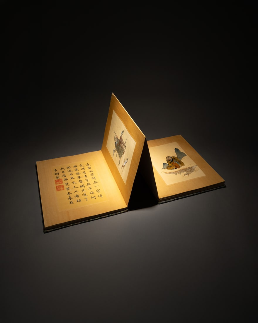 AN EMBROIDERED ALBUM OF THE EIGHTEEN LUOHANS: 品名(title):清雍正 刺繡十八羅漢像冊頁。年代(Age): YONGZHANG PERIOD, QING DYNASTY。 尺&
