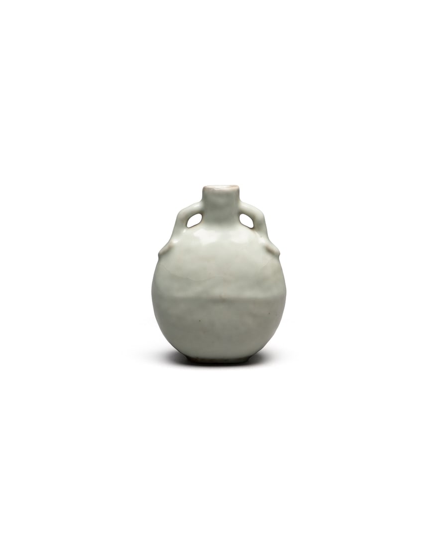 A GUAN-TYPE VASE (1 of 4)