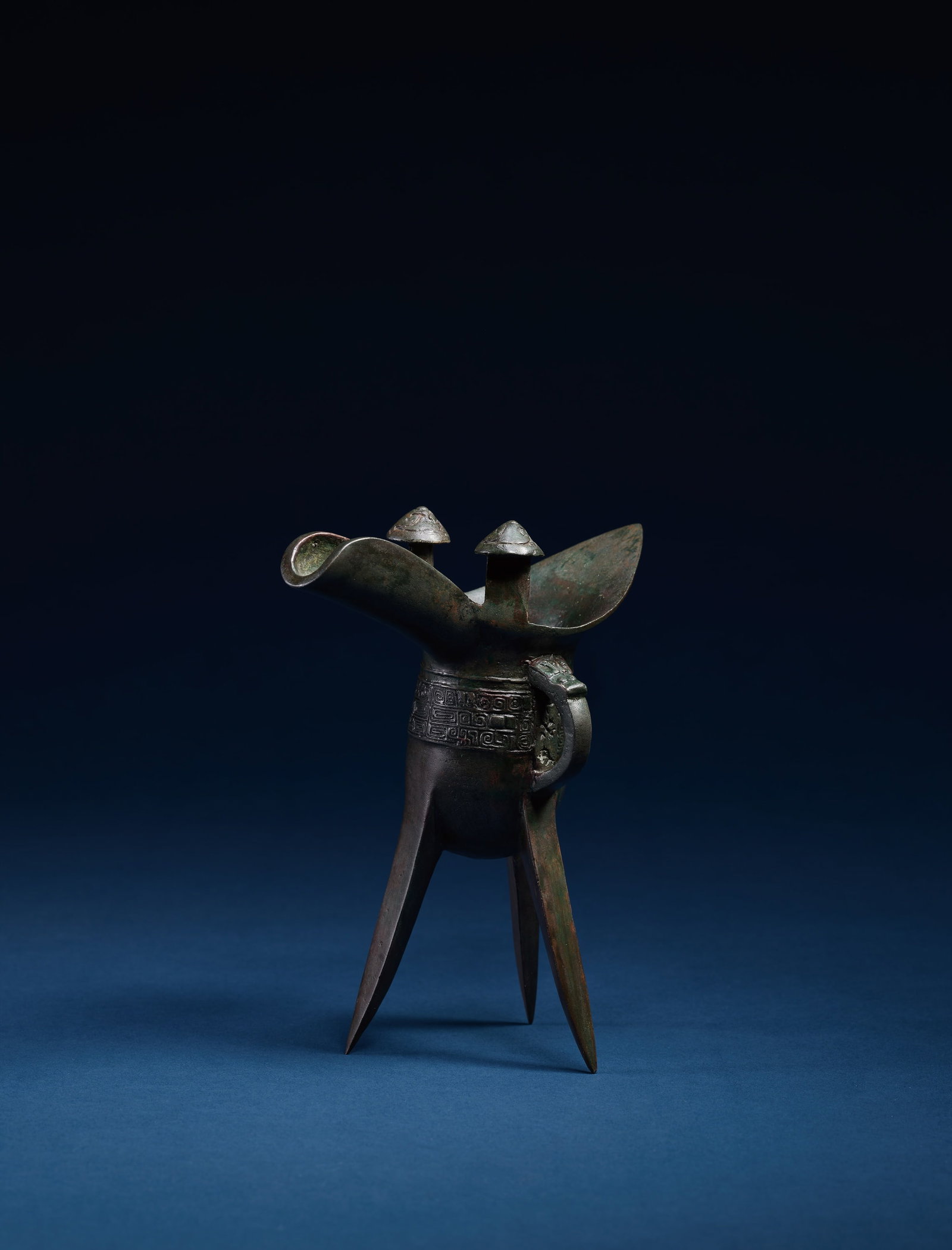 A BRONZE RITUAL WINE VESSEL, JUE (1 of 1)