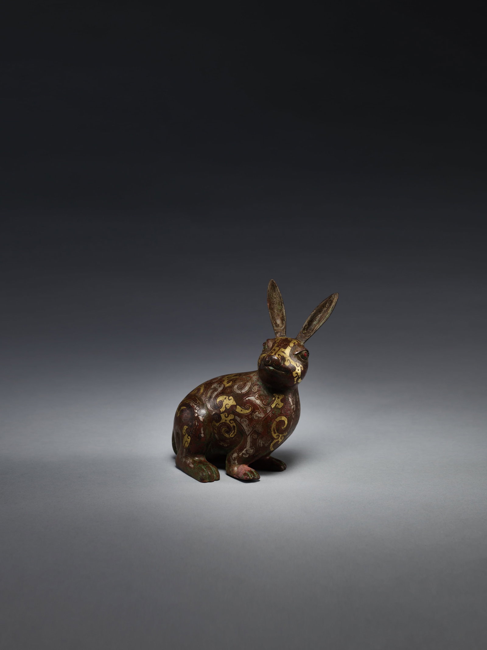 A GOLD-AND-SILVER INLAID BRONZE RABBIT (1 of 1)