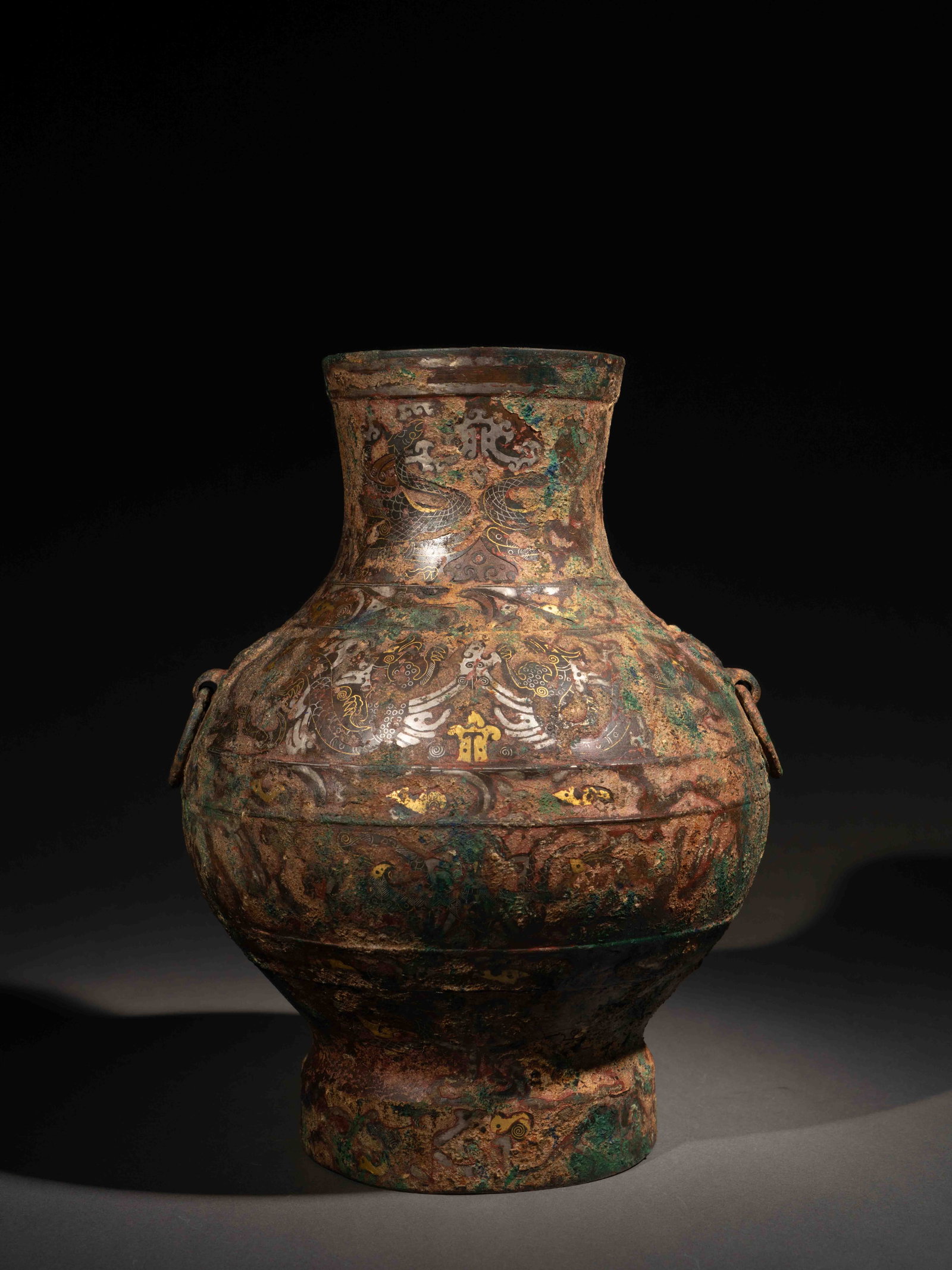 A GOLD-AND-SILVER-INLAID BRONZE WINE VESSEL (1 of 6)