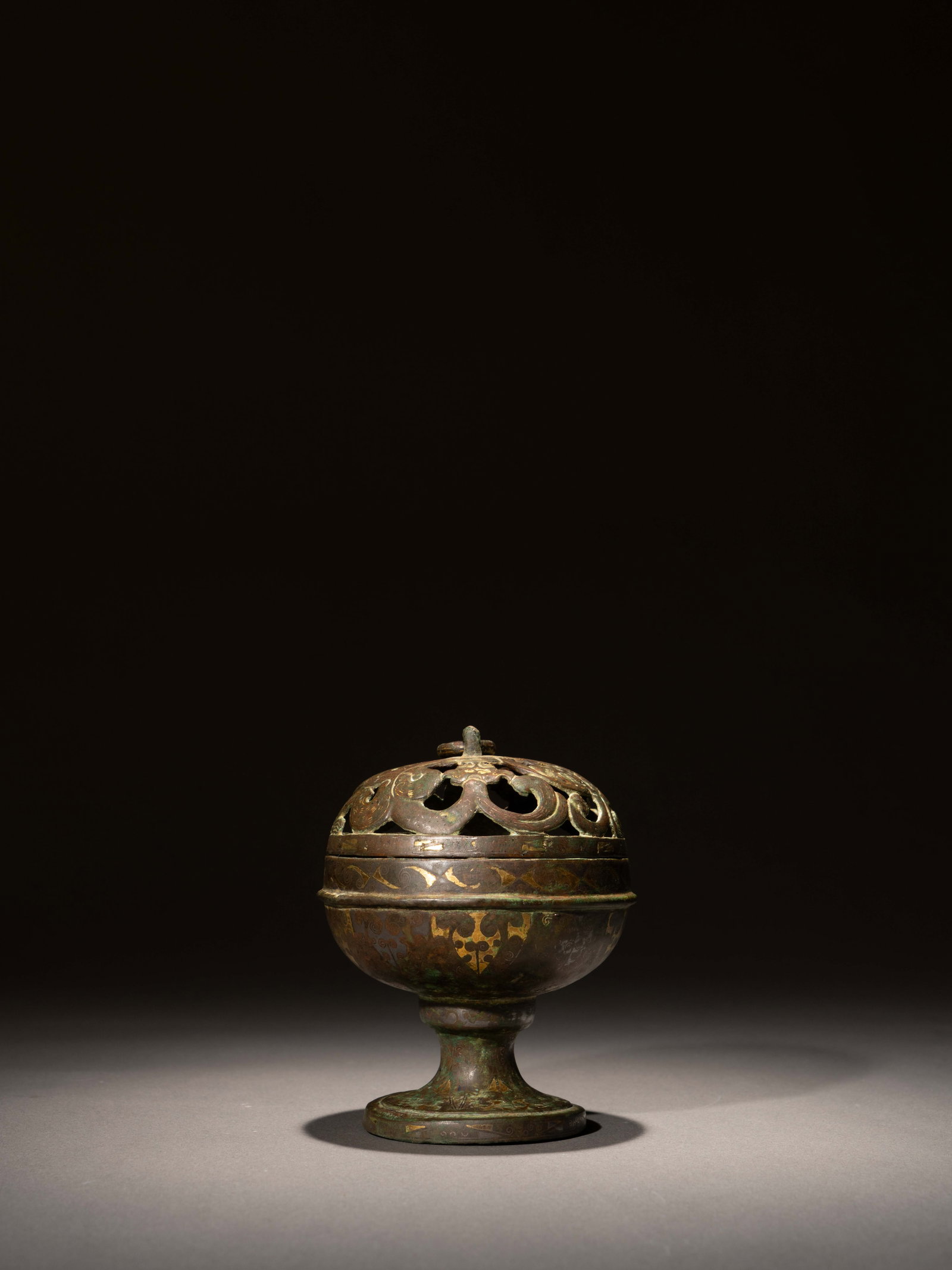 A GOLD AND SILVER-INLAID BRONZE CENSER (1 of 4)