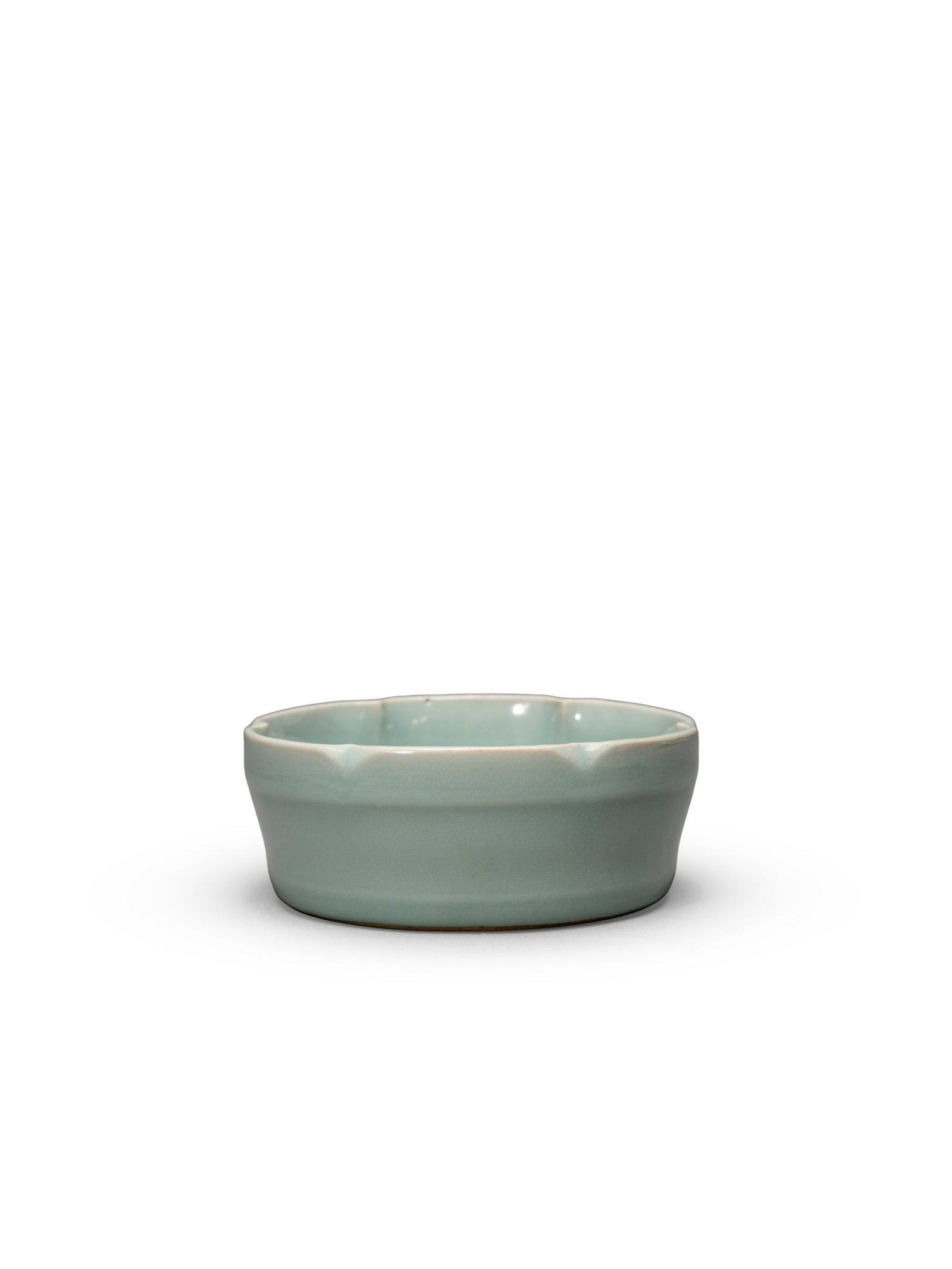 A 'LONGQUAN' CELADON-GLAZED LOBED WASHER (1 of 4)