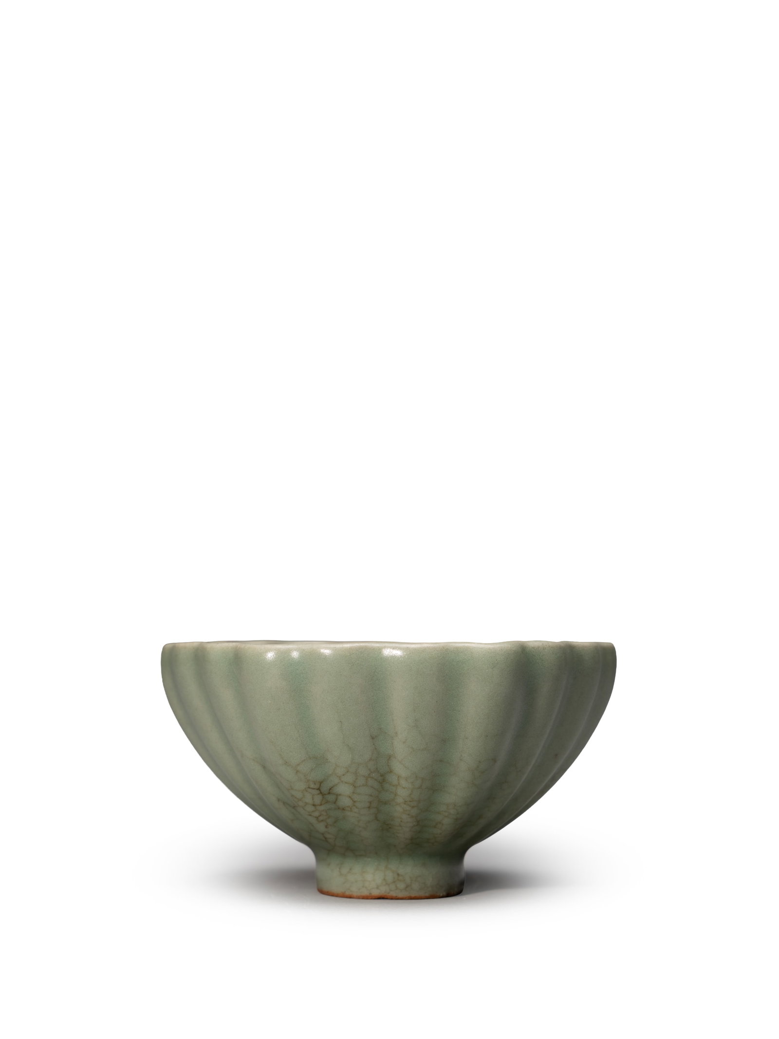 A 'LONGQUAN' CELADON-GLAZED LOBED CUP (1 of 4)