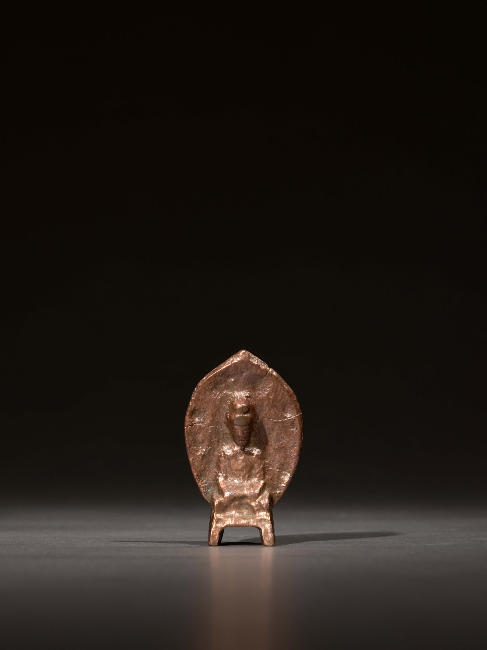 A BRONZE FIGURE OF SEATED BUDDHA (1 of 4)
