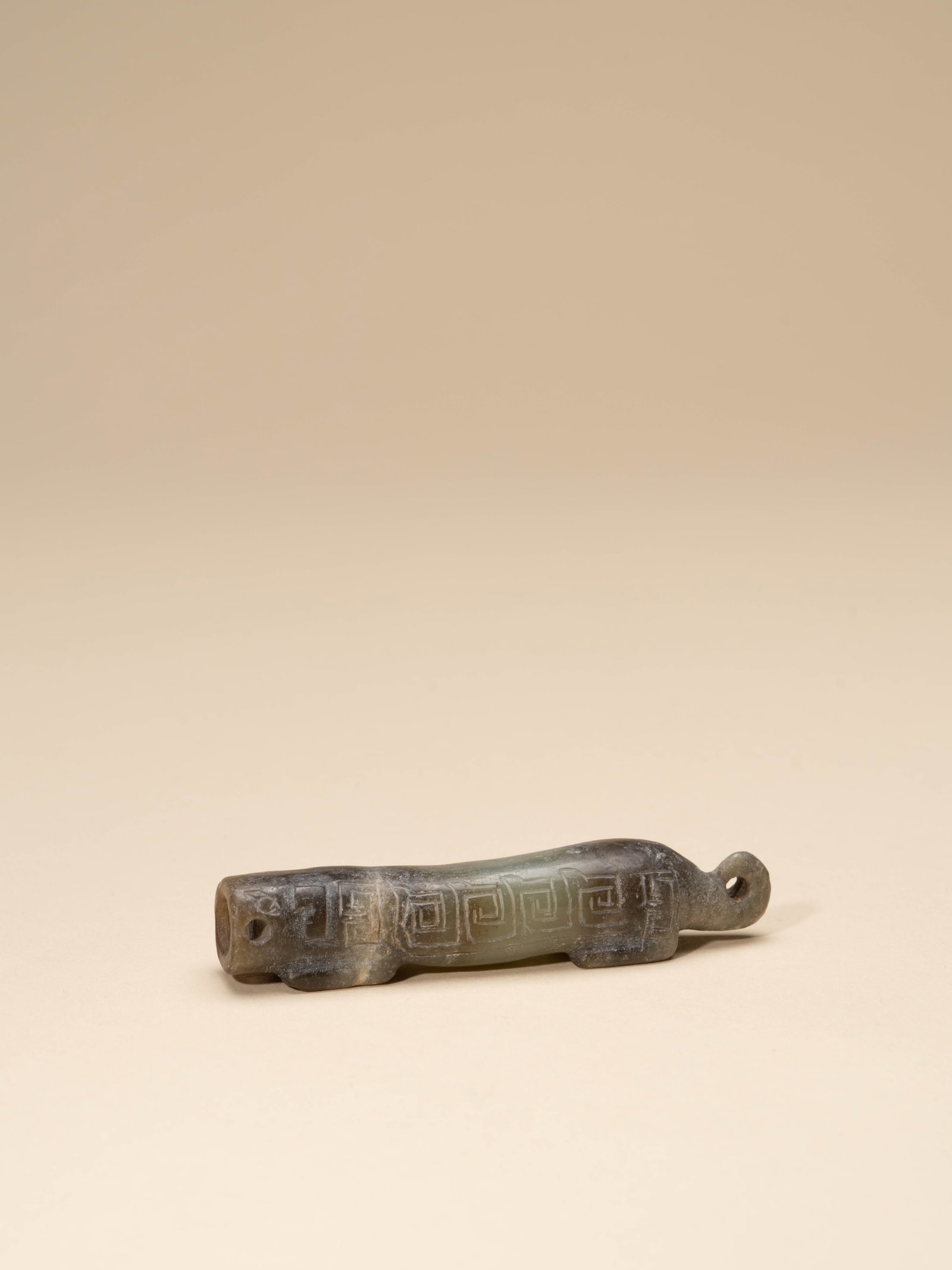 A JADE TIGER: 年代(Age):BEFORE HAN 。尺寸(Size):8.8 cm Length。
