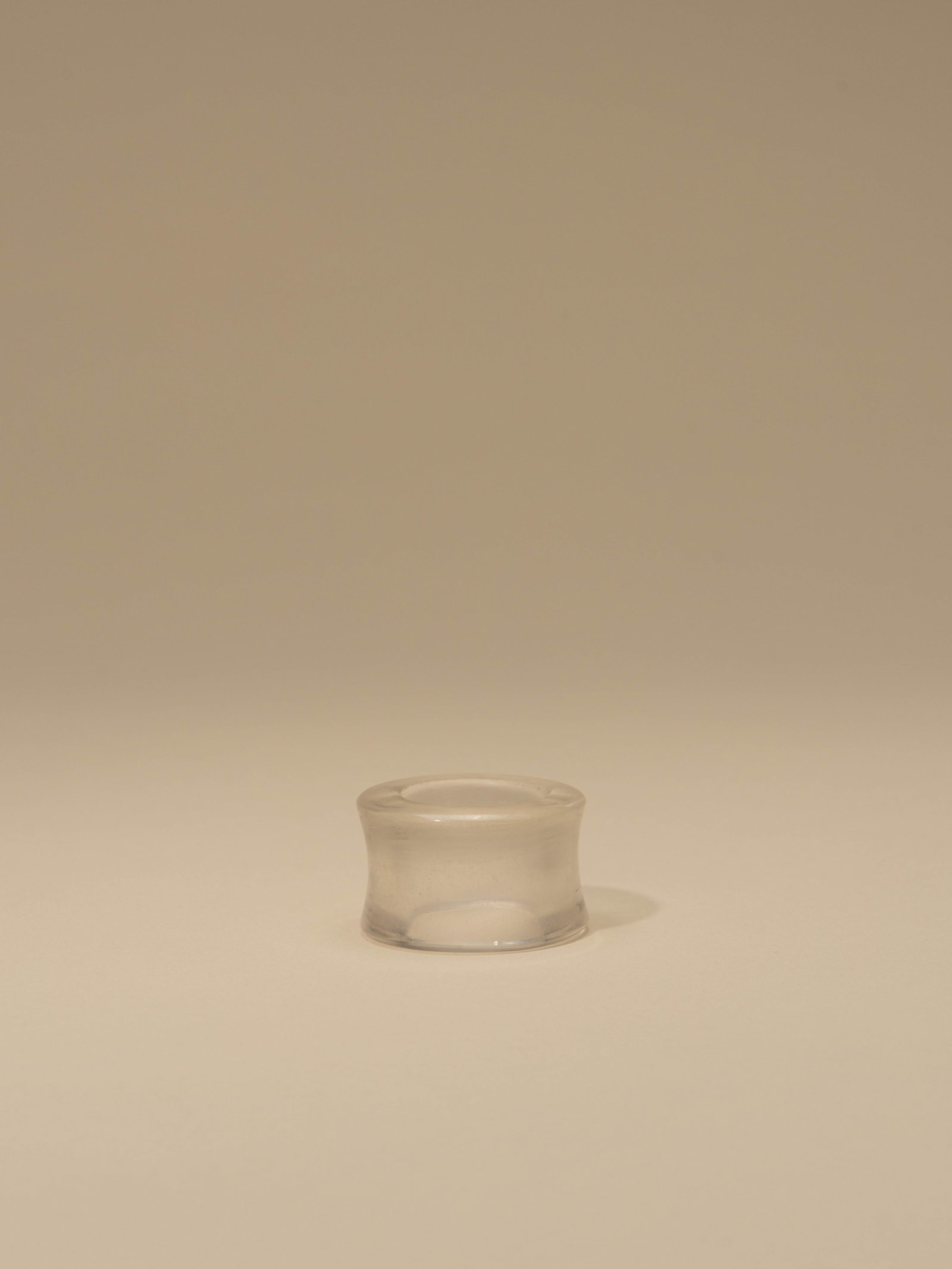 A CRYSTAL RING: 年代(Age):BEFORE TANG 。尺寸(Size):3.8 cm Diameter。