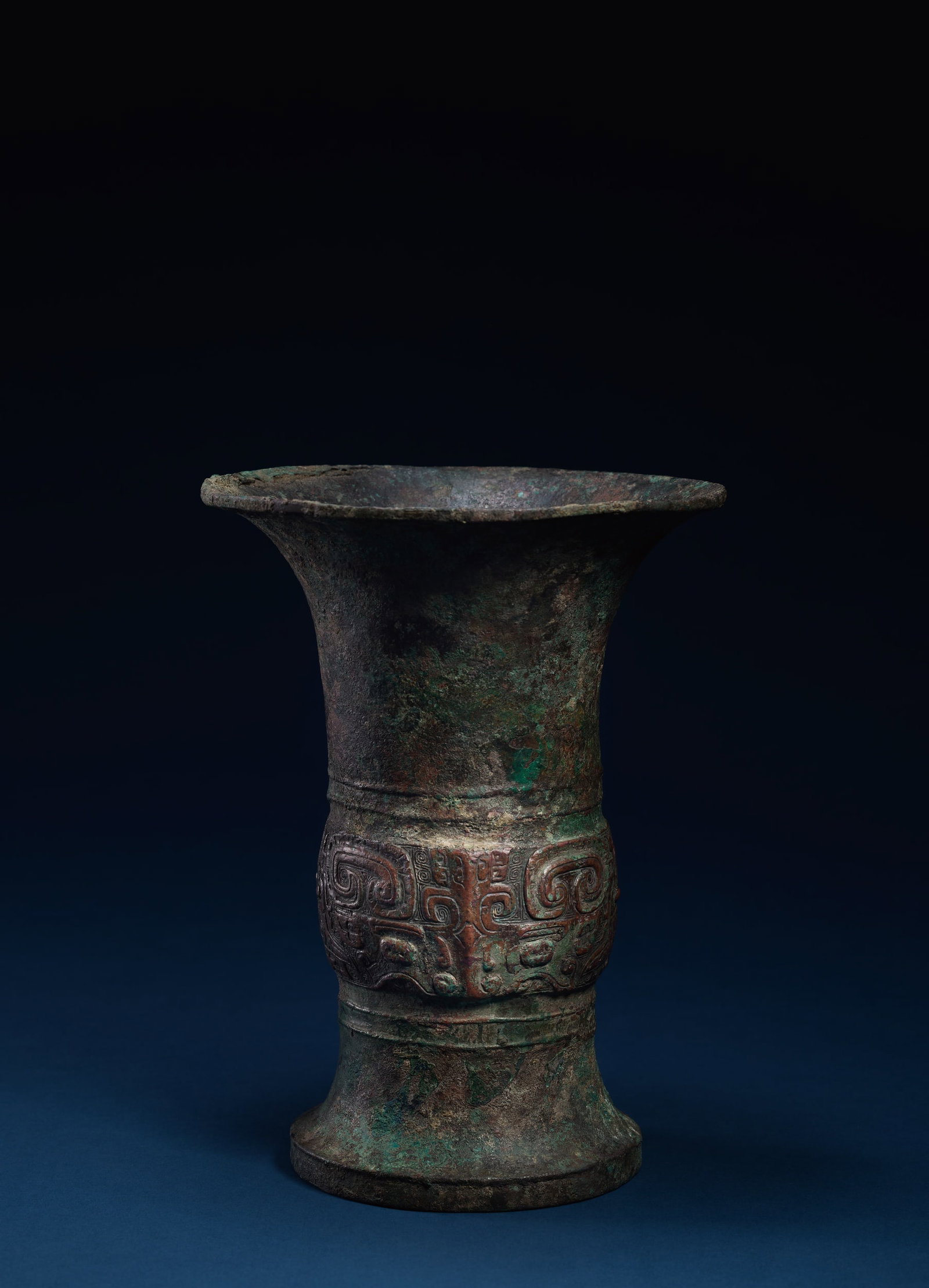 A BRONZE RITUAL WINE VESSEL, ZUN (1 of 3)