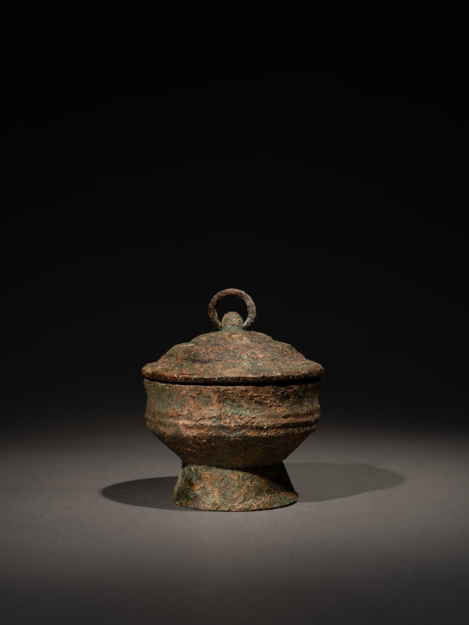A BRONZE CENSER AND COVER: 年代(Age):TANG TO SONG 。尺寸(Size):11.2 cm Overall Height。