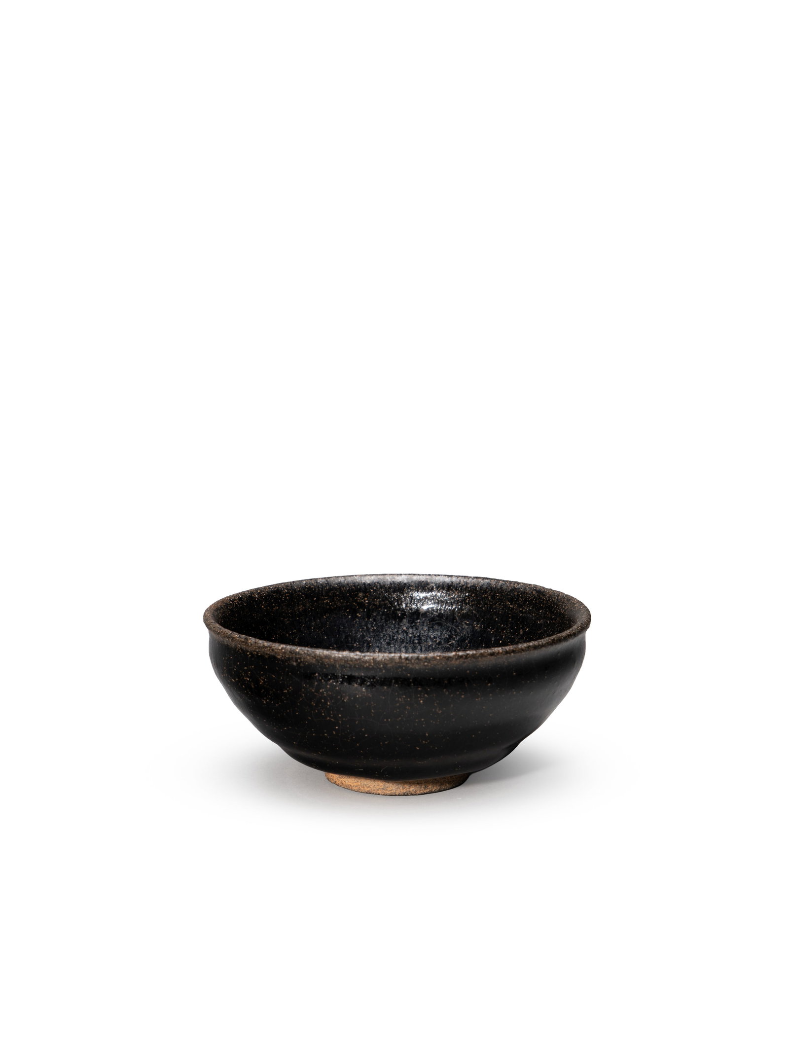 A BLACK-GLAZED TEA BOWL: 年代(Age):MING(1368-1644 A.D.) 。尺寸(Size):11.1 cm Diameter, 5 cm Height。