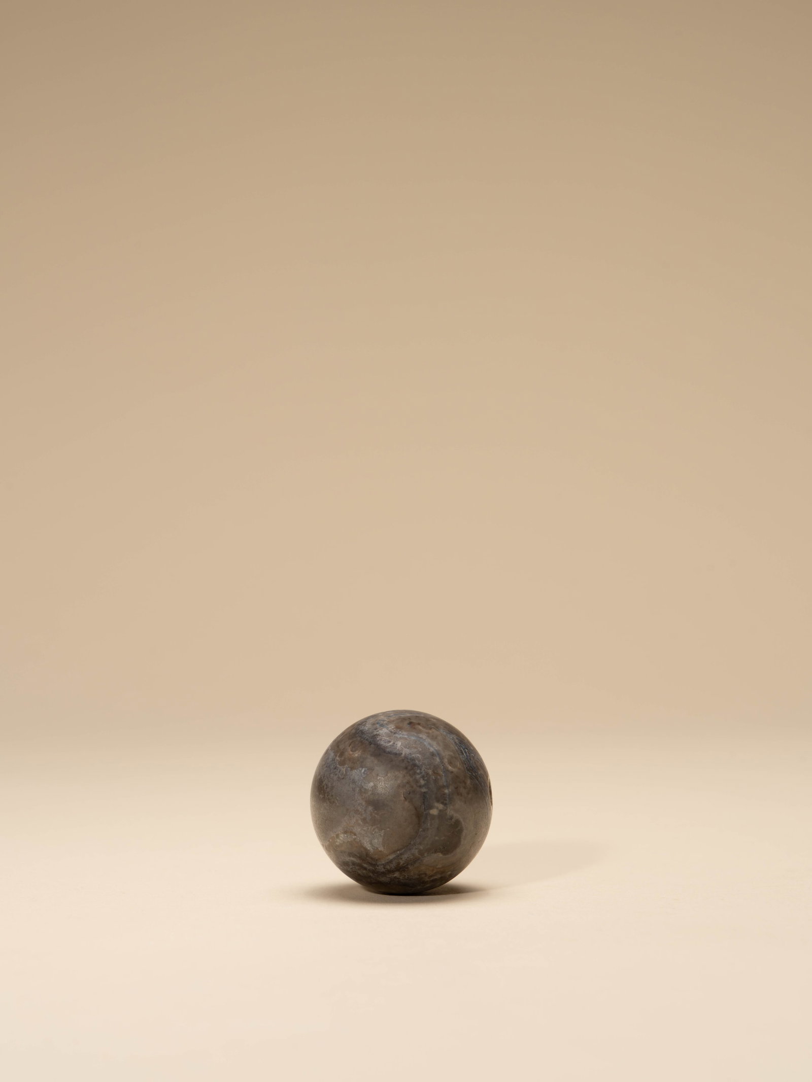 AN AGATE BEAD (1 of 4)