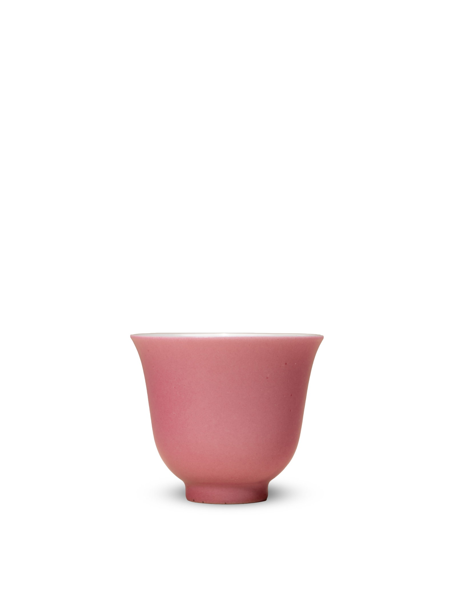 A SMALL PINK-ENAMELLED CUP, TONGZHI MARK: 年代(Age):QING(1644-1911 A.D.) 。尺寸(Size):5.9 cm Diameter, 5 cm Height。款：「大清同治年製」。