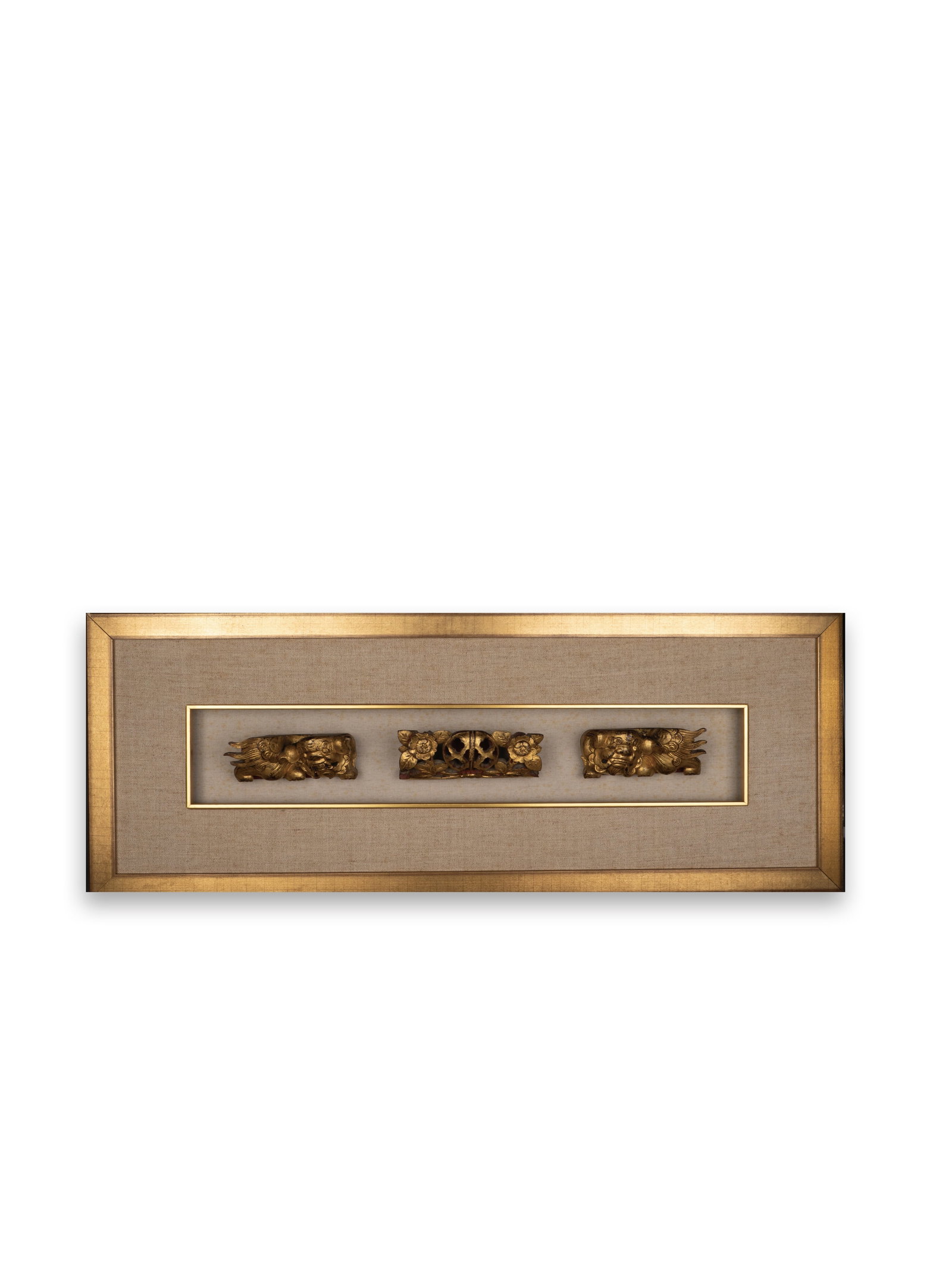 A GROUP OF GILT-LACQUERED WOODEN 'LION' COMPONENTS: 年代(Age):QING(1644-1911 A.D.) 。尺寸(Size):91.5 cm Length。