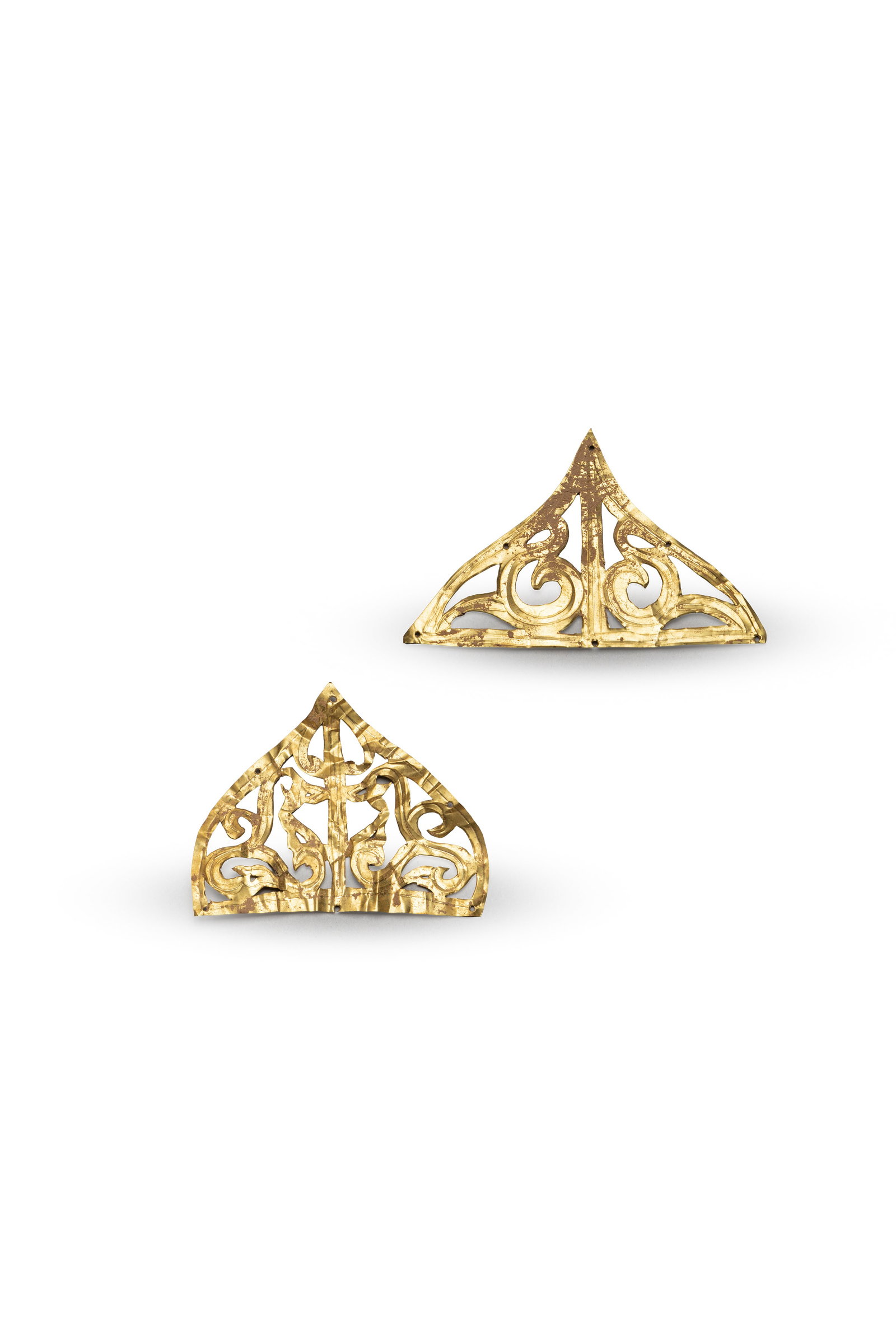 A GROUP OF GOLD ORNAMENTS: 年代(Age):HAN OR BEFORE 。尺寸(Size):10.4 cm Length, 1.39 g Weight / 8.5 cm Length, 1.39 g Weight。